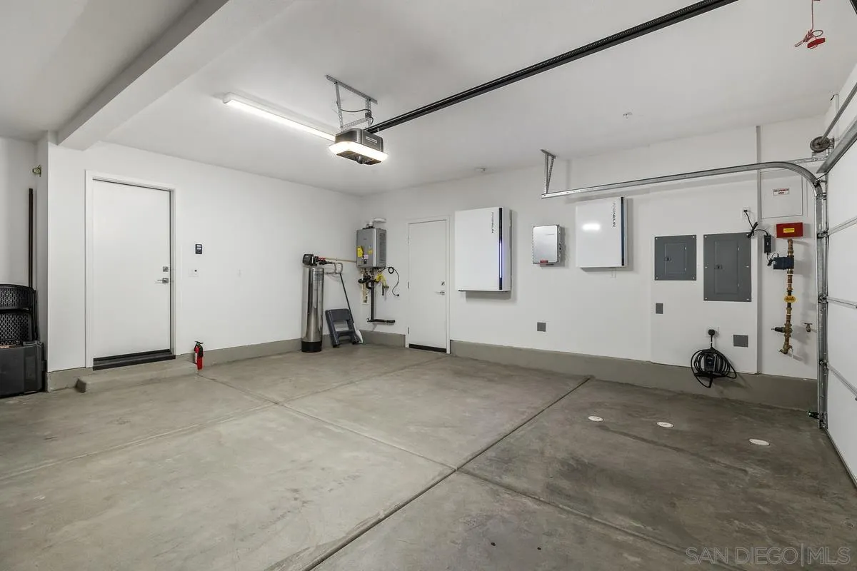 https://cdn.realtyfeed.com/cdn/127/260019034/7e228cd3b49c0f6298c16f67140932f8.webp