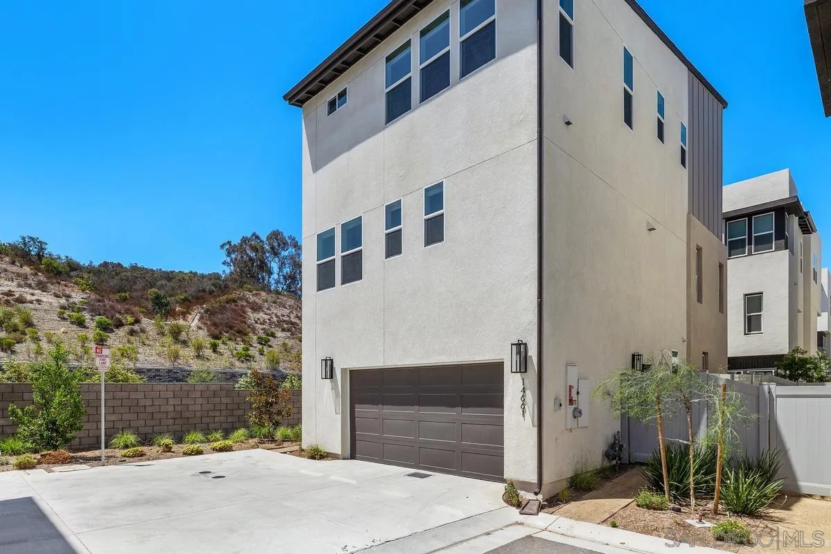 https://cdn.realtyfeed.com/cdn/127/260019034/86bdb15e28316e12d35423341e8a1700.webp