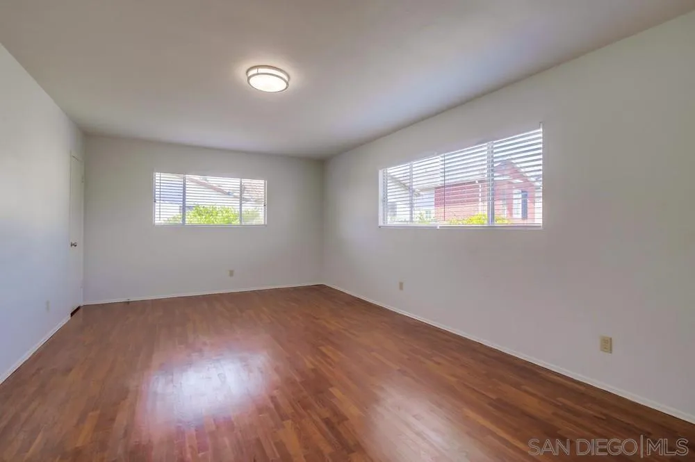 https://cdn.realtyfeed.com/cdn/127/260019040/61235693763b485fe9277259141d3fb7.webp
