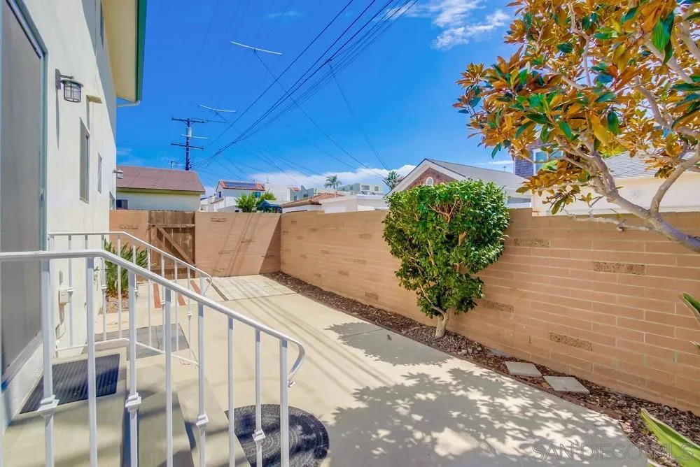 https://cdn.realtyfeed.com/cdn/127/260019040/642dc029423eca821d4df66863345965.webp