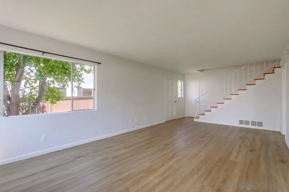 https://cdn.realtyfeed.com/cdn/127/260019040/6ed28fb61a1173566990b30841d683a4.webp