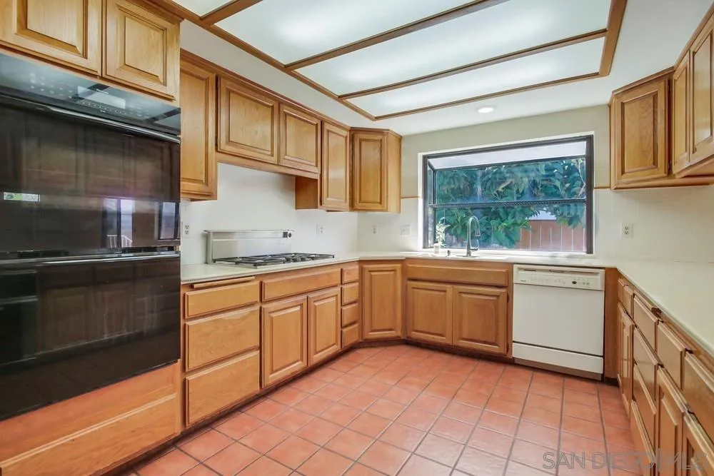 https://cdn.realtyfeed.com/cdn/127/260019040/7215abf49535c504b7f33f9bb8bad635.webp