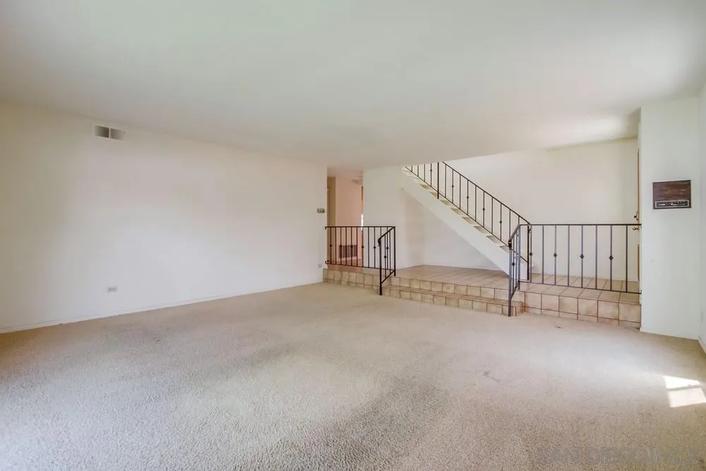 https://cdn.realtyfeed.com/cdn/127/260019040/7daa2d75903f2797611f75fc06a5b0a9.webp