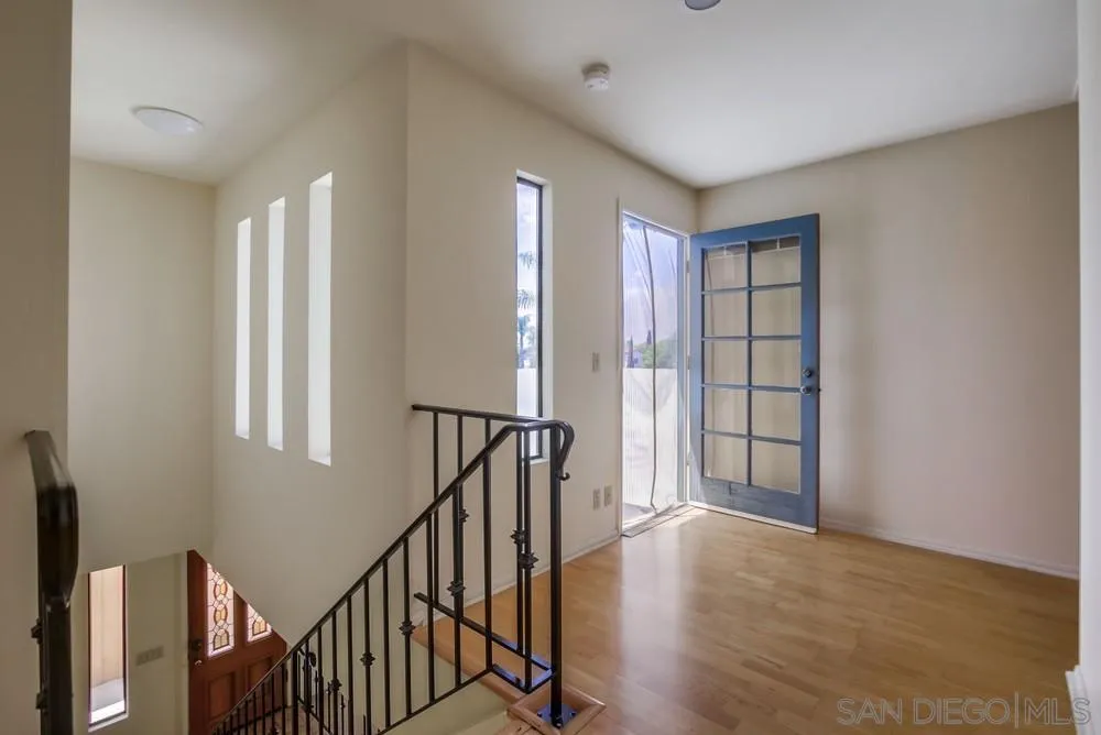 https://cdn.realtyfeed.com/cdn/127/260019040/d5f7a4d7cb36c18f76e7f820b5613242.webp