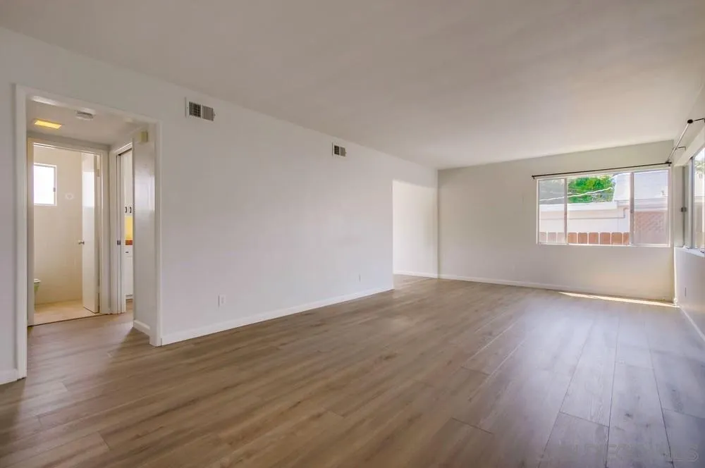 https://cdn.realtyfeed.com/cdn/127/260019040/d78828ad20d6458237a7d2c44c9a307d.webp