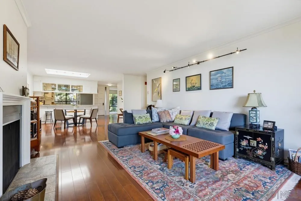 https://cdn.realtyfeed.com/cdn/127/260019042/032dd4c04c6160917000b77e16d70403.webp