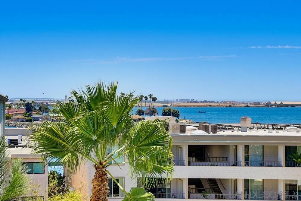 https://cdn.realtyfeed.com/cdn/127/260019042/16b7fa9d5b14dfb96bb2249239ed3fff.webp