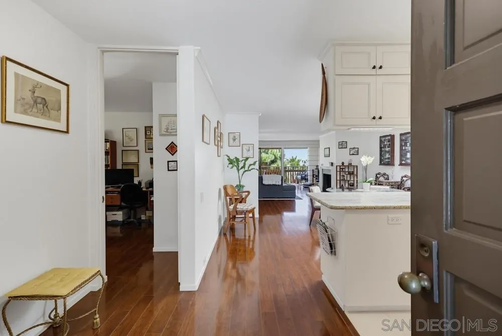 Photo #5: 260019042 Listing: Photo #5