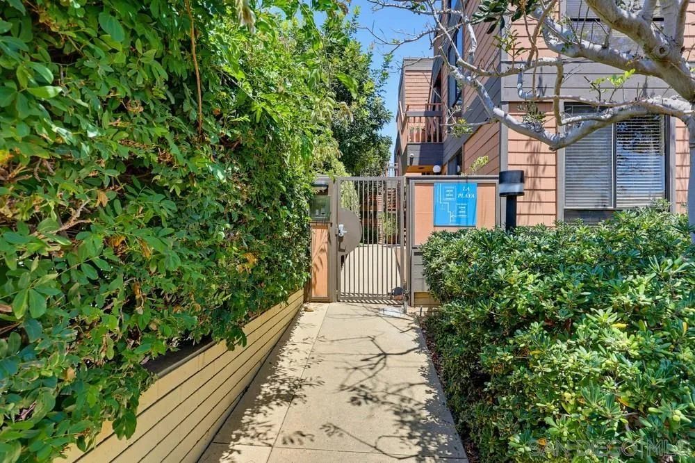 https://cdn.realtyfeed.com/cdn/127/260019042/d2395ce31d36843974d04b9a8597f319.webp