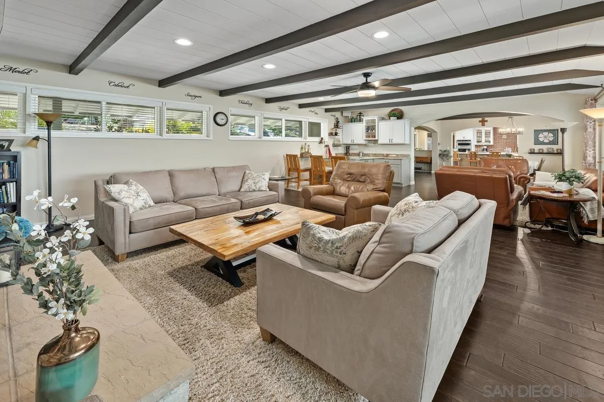 https://cdn.realtyfeed.com/cdn/127/260019050/7e6b08b2d4abf68ab6d675608fd47681.webp