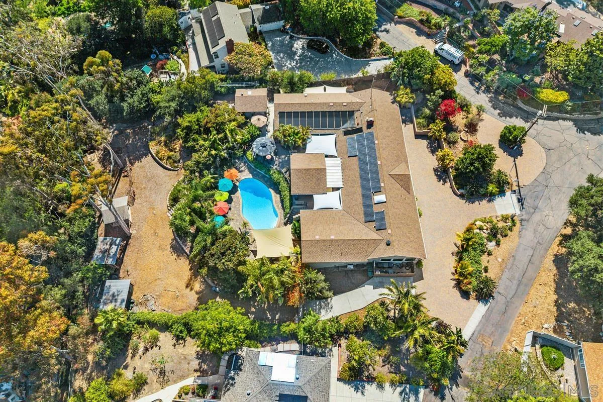https://cdn.realtyfeed.com/cdn/127/260019050/8ce82871b938291dc1db502821805829.webp