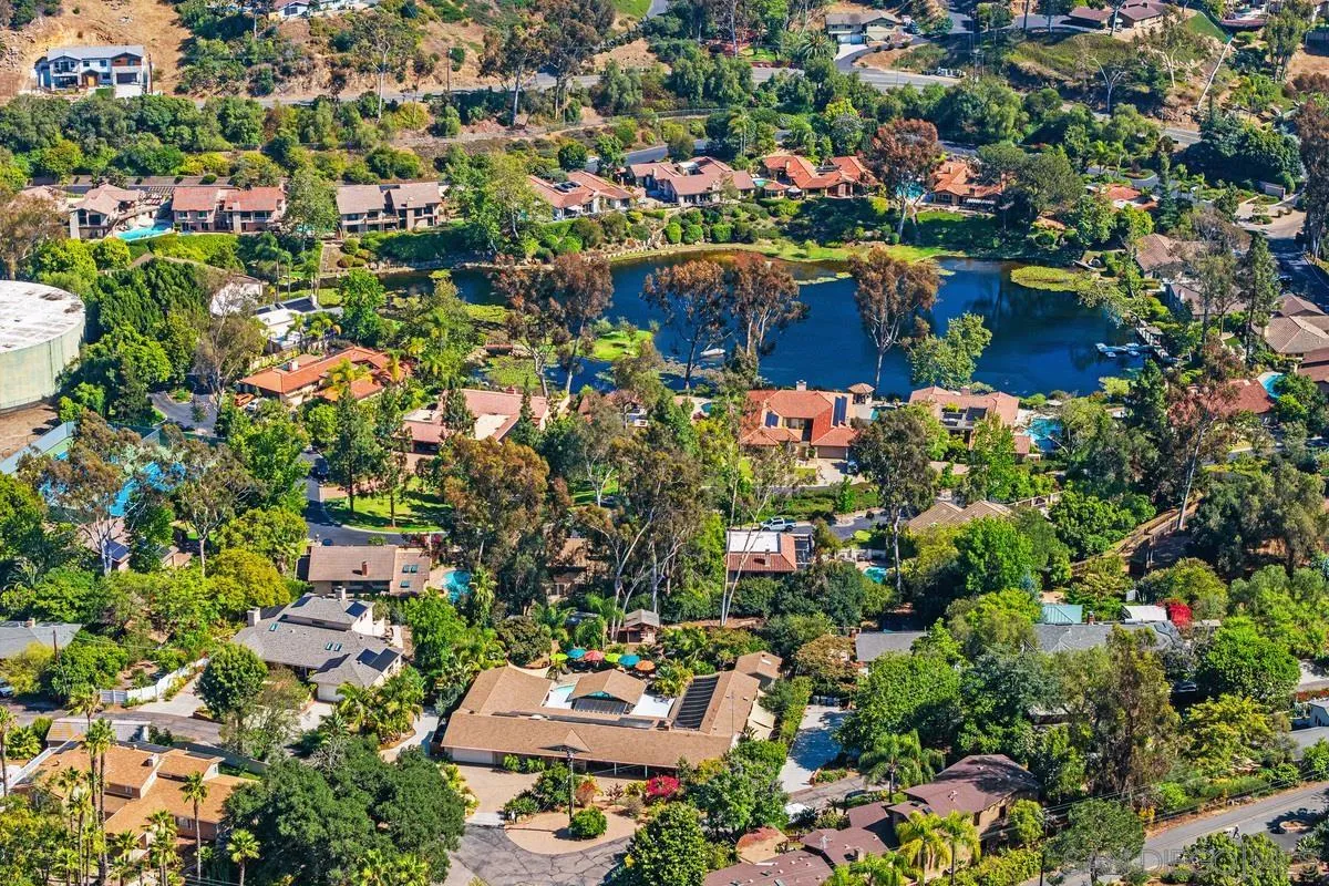 https://cdn.realtyfeed.com/cdn/127/260019050/98bdd0ea9db05383989a1b5a2f5c58fa.webp