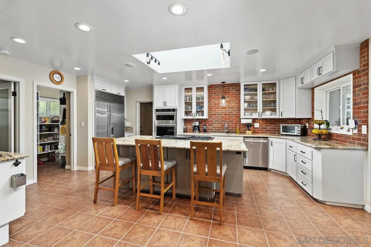 https://cdn.realtyfeed.com/cdn/127/260019050/b278d63e8767cb5e29cced91ad586aeb.webp