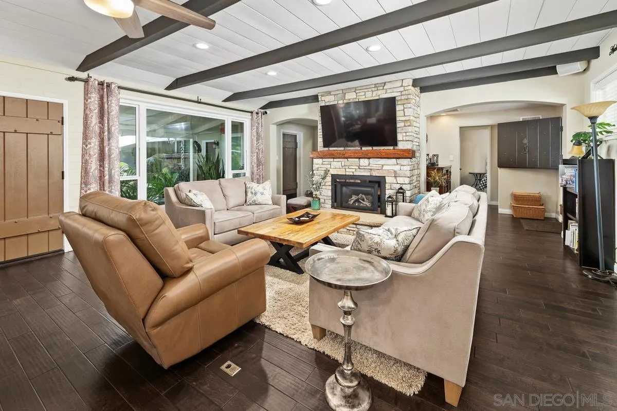 https://cdn.realtyfeed.com/cdn/127/260019050/ccbcbc02966ef298648f58b85851c6db.webp