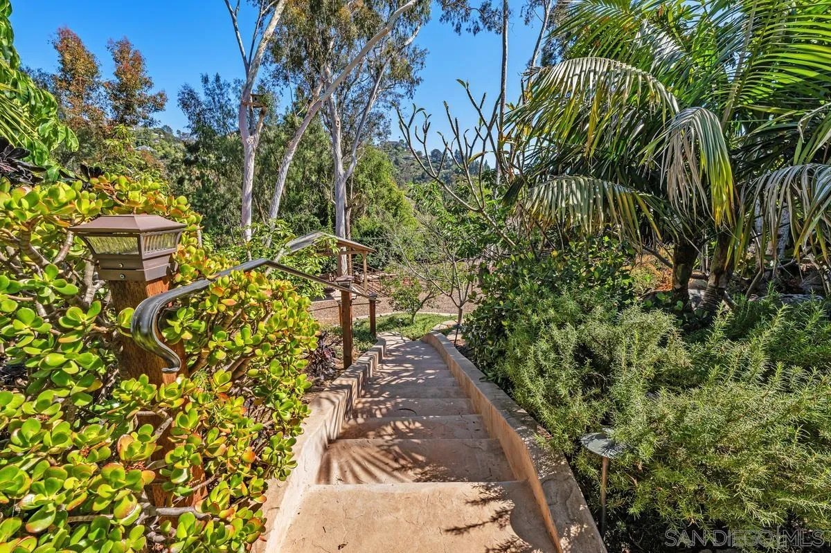 https://cdn.realtyfeed.com/cdn/127/260019050/ceba5be3799d34f01809a1e7a9293dc3.webp