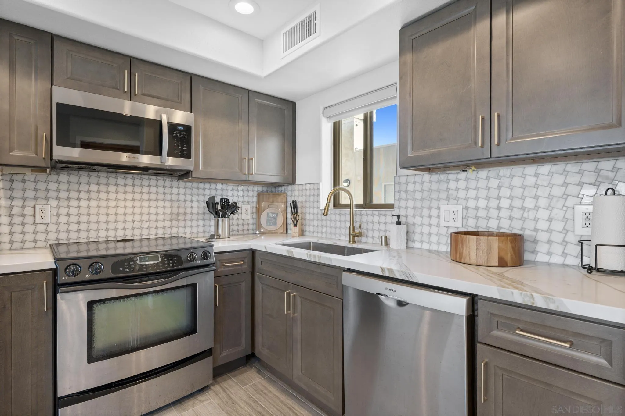 801 W Hawthorn St Unit 409, San Diego, CA 92101 - Photo 5 of 24, San Diego, CA