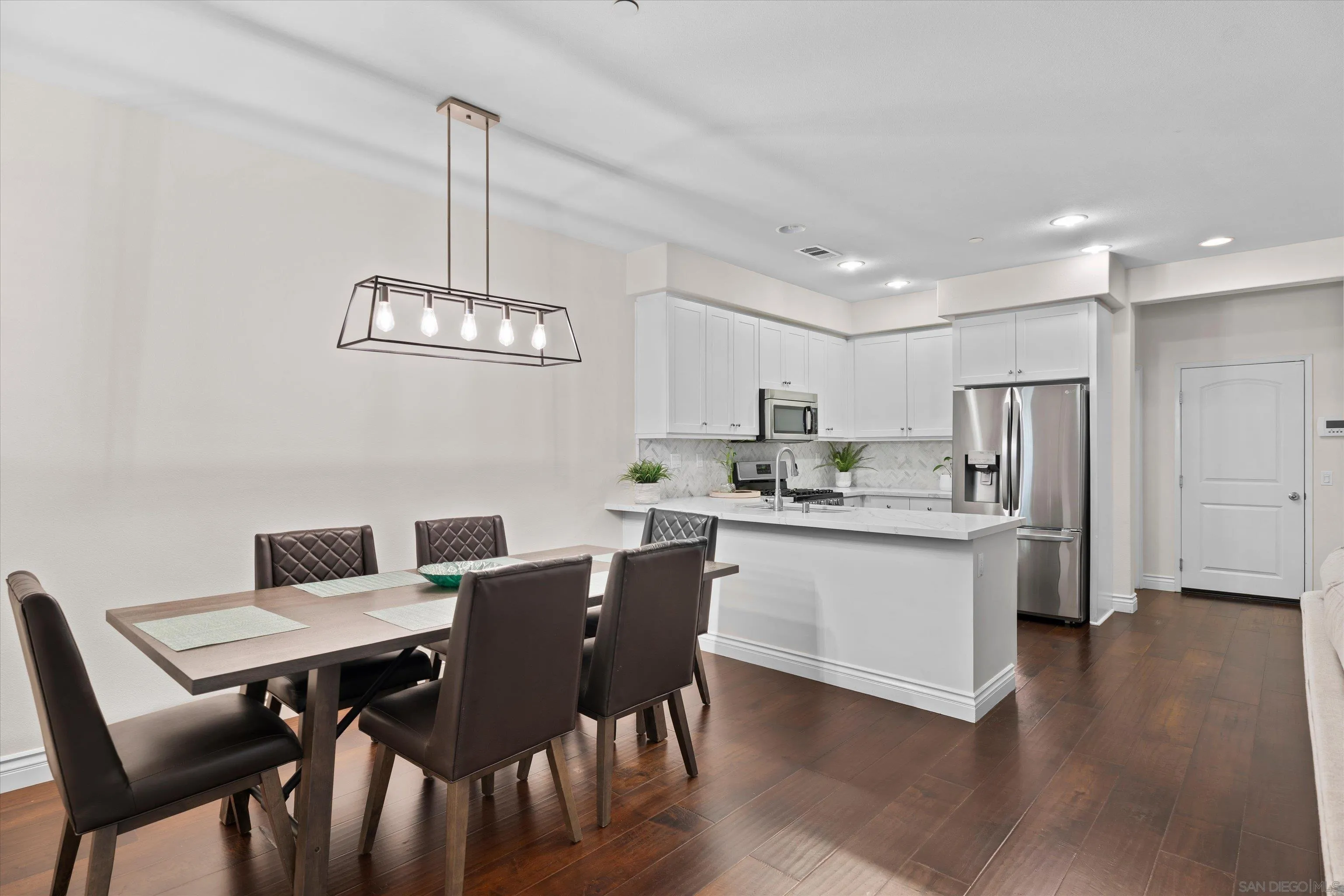 Photo #3: 260019057 Listing: Photo #3