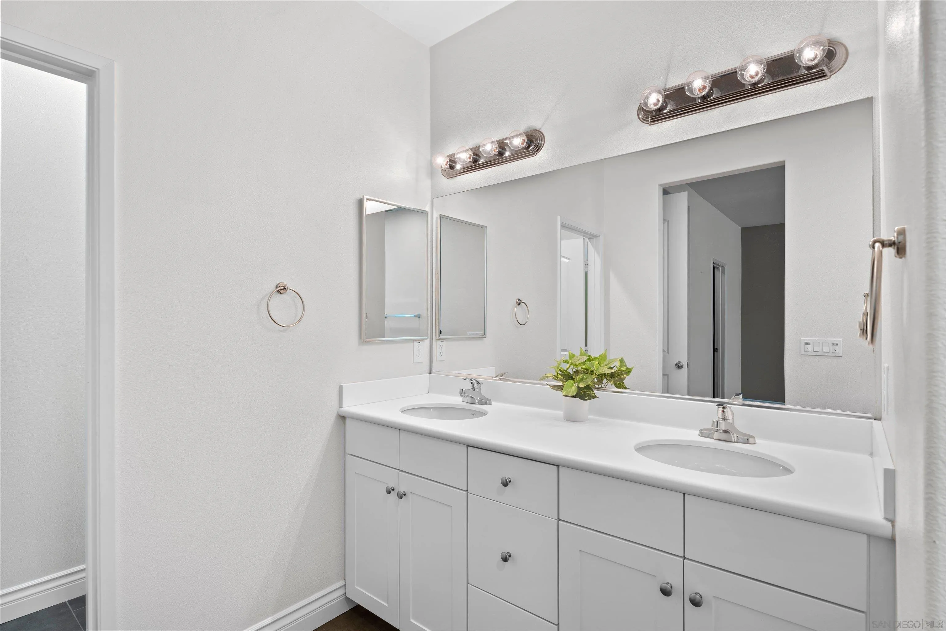 Photo #13: 260019057 Listing: Photo #13