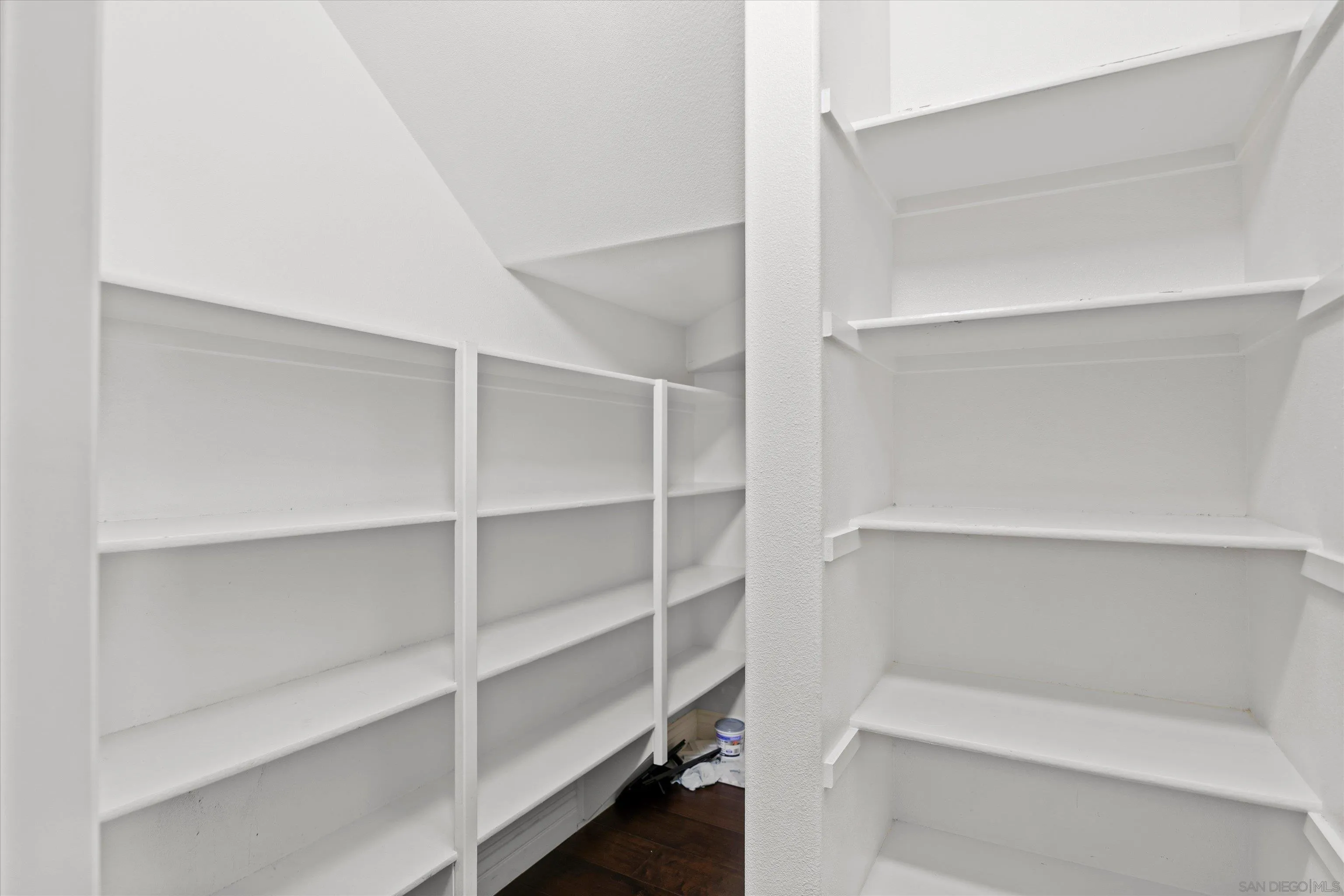 Photo #8: 260019057 Listing: Photo #8