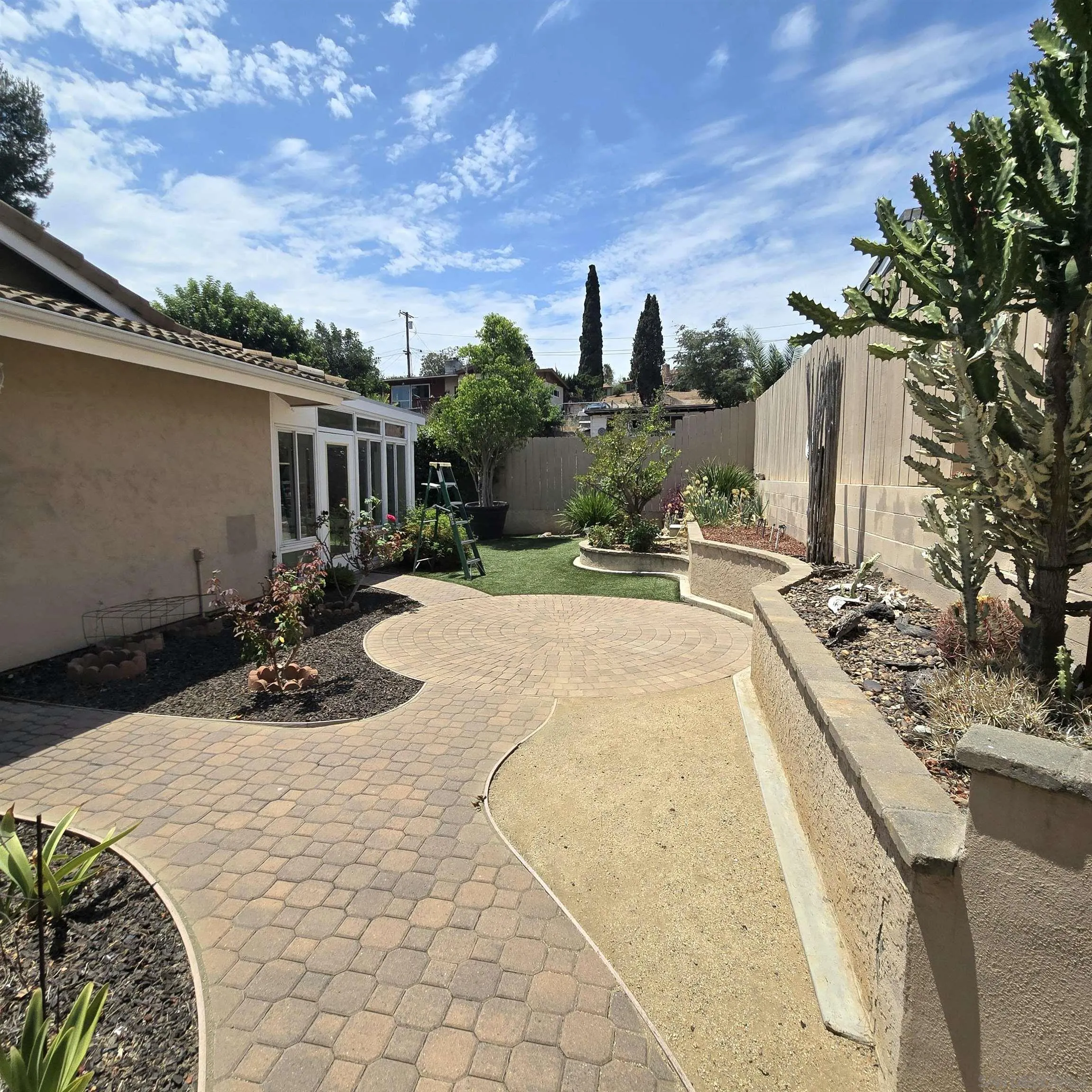 https://cdn.realtyfeed.com/cdn/127/260019058/43ff22f627879437bb4d6222c7af6a7d.webp