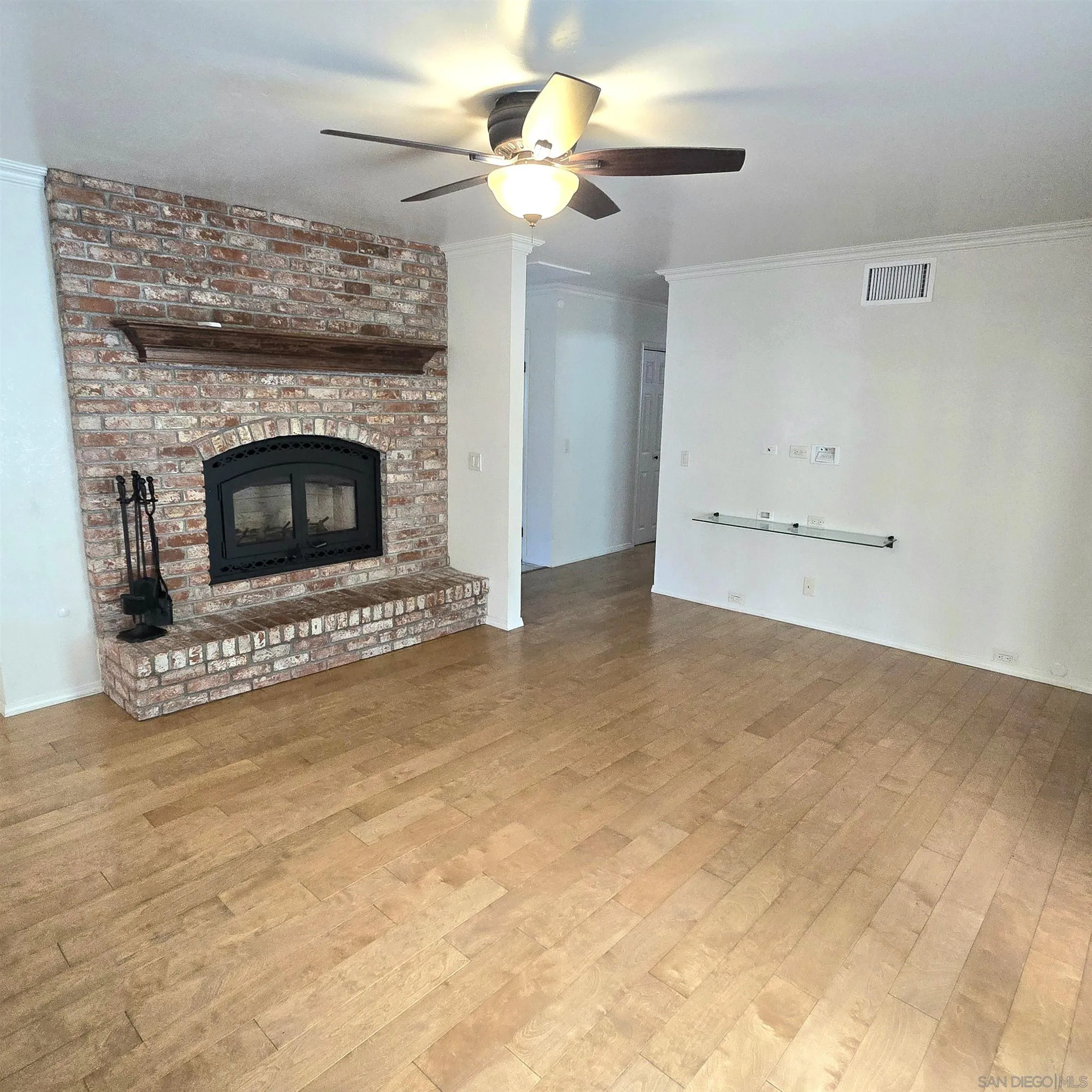 https://cdn.realtyfeed.com/cdn/127/260019058/6109d05d38cccccbe33244eeddb46ffc.webp