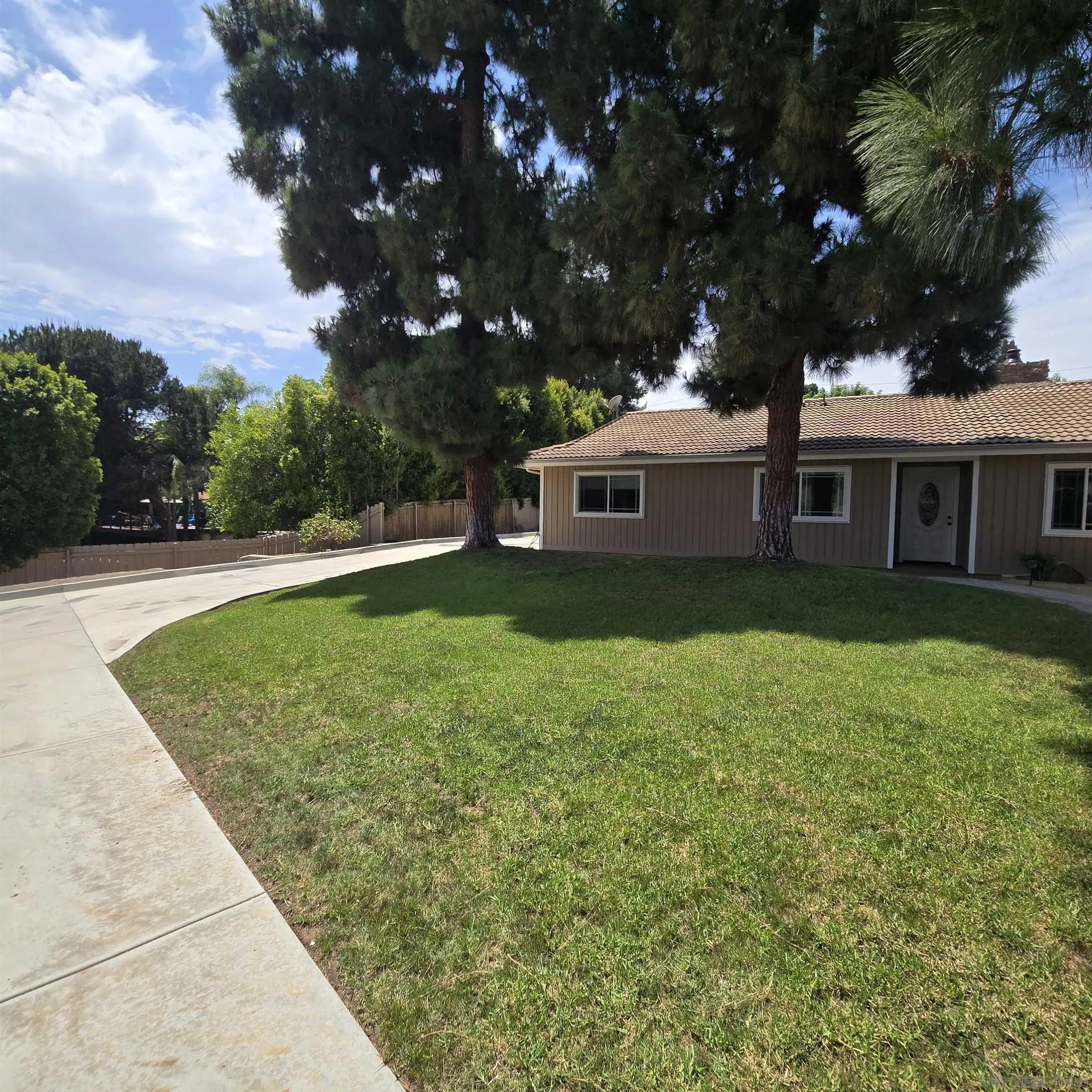 https://cdn.realtyfeed.com/cdn/127/260019058/615e55d1c3dab1d4a8a4cf841ff2845f.webp