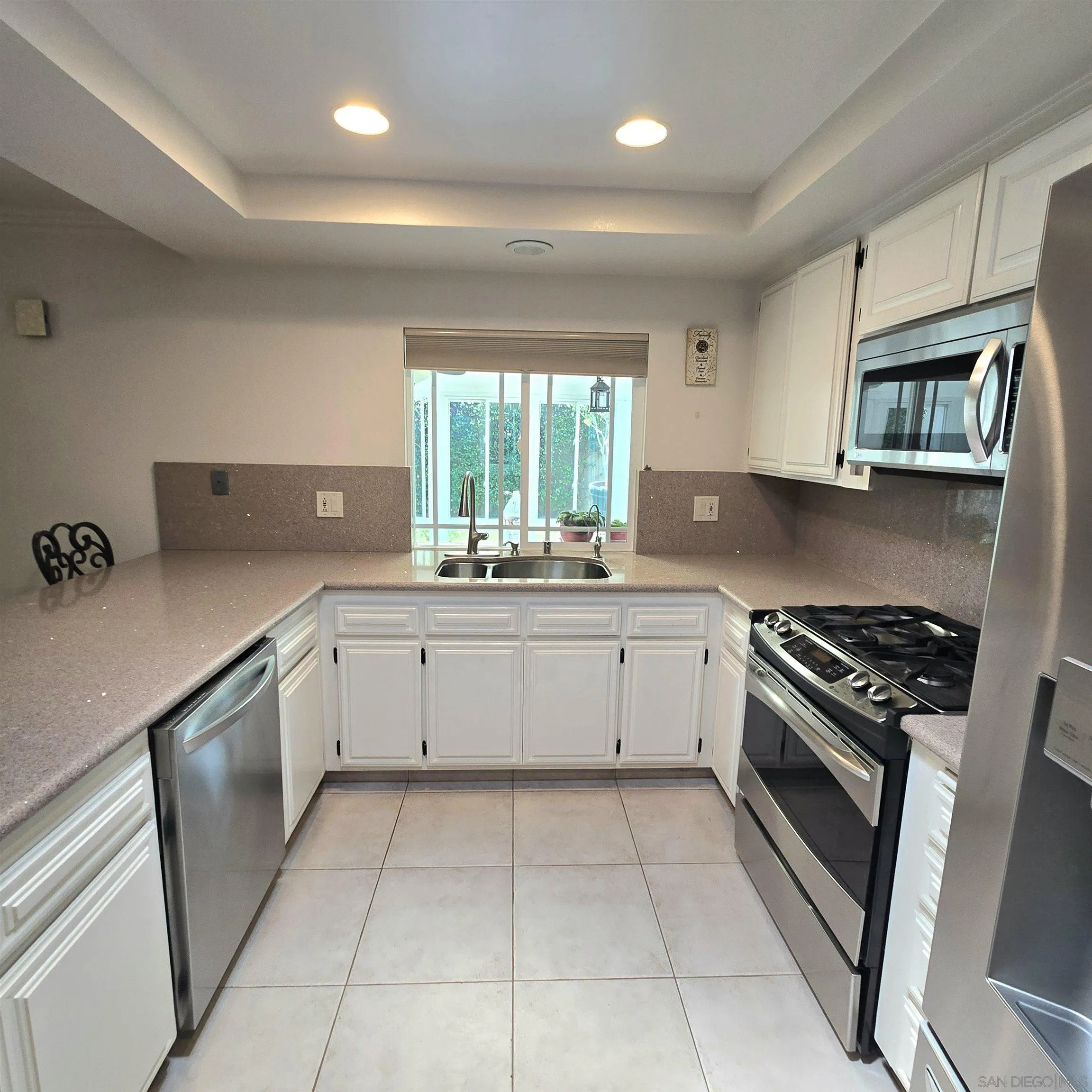 https://cdn.realtyfeed.com/cdn/127/260019058/9514a8e8a357689ddea06596801fc9a7.webp