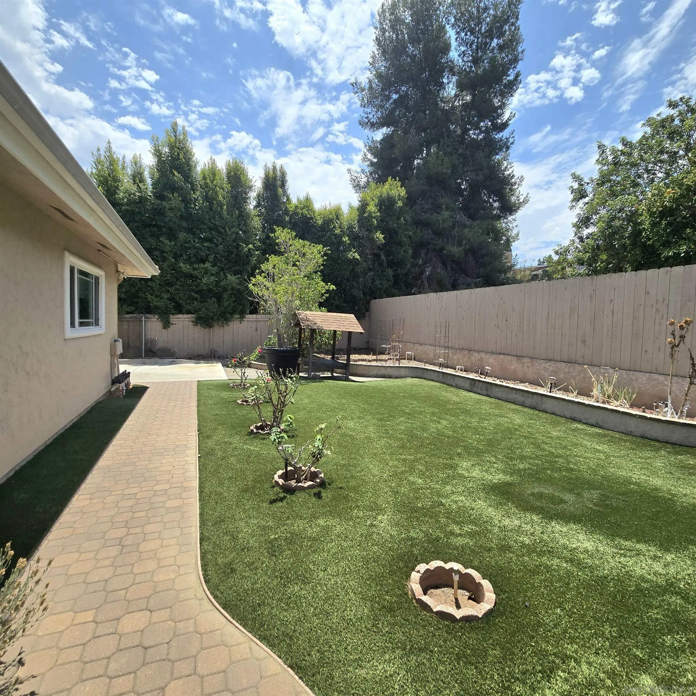 https://cdn.realtyfeed.com/cdn/127/260019058/c1d42f3038fa62c134cdc76e6b124ec9.webp