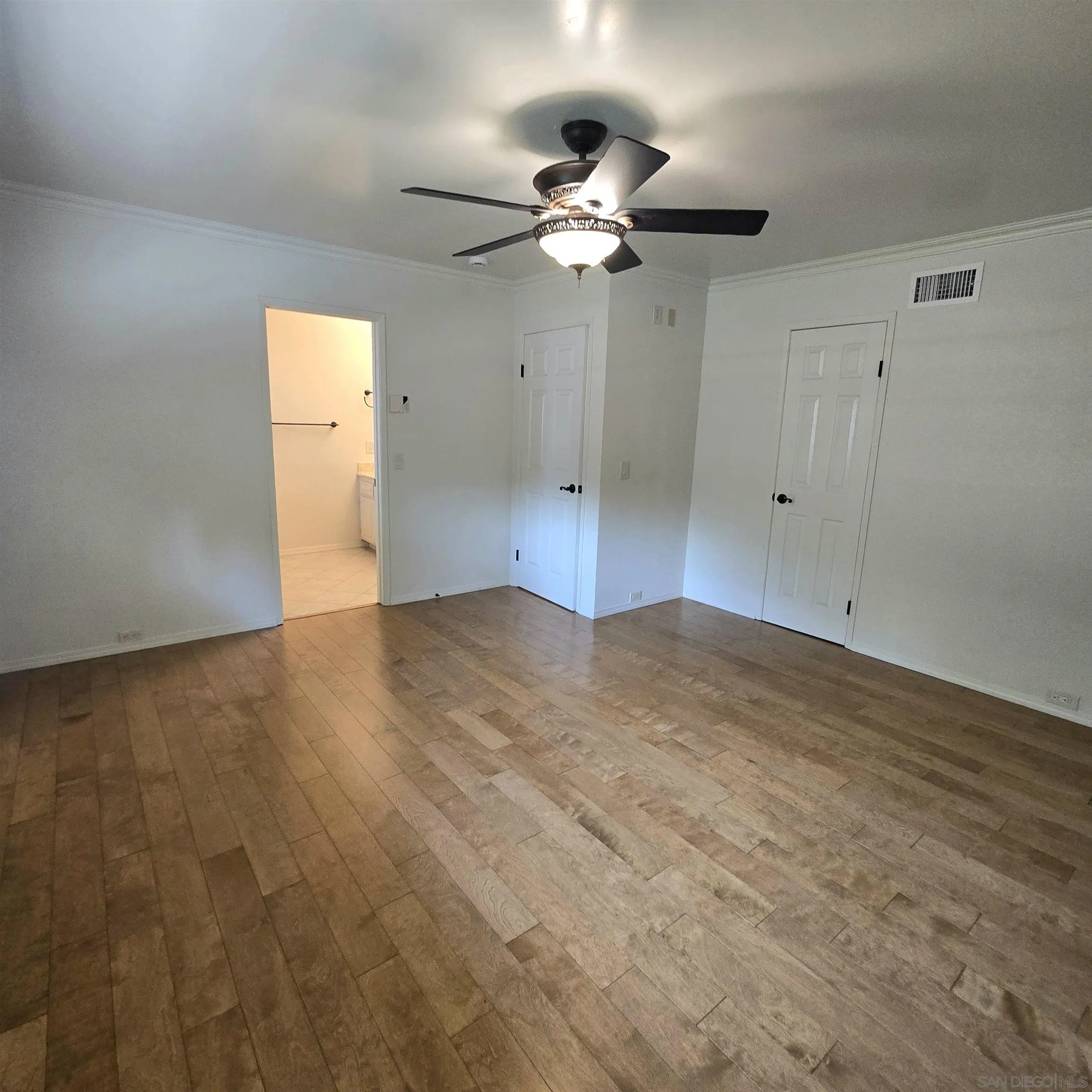 https://cdn.realtyfeed.com/cdn/127/260019058/ec4a828c3311ee72fb30f8e70a40a4d4.webp