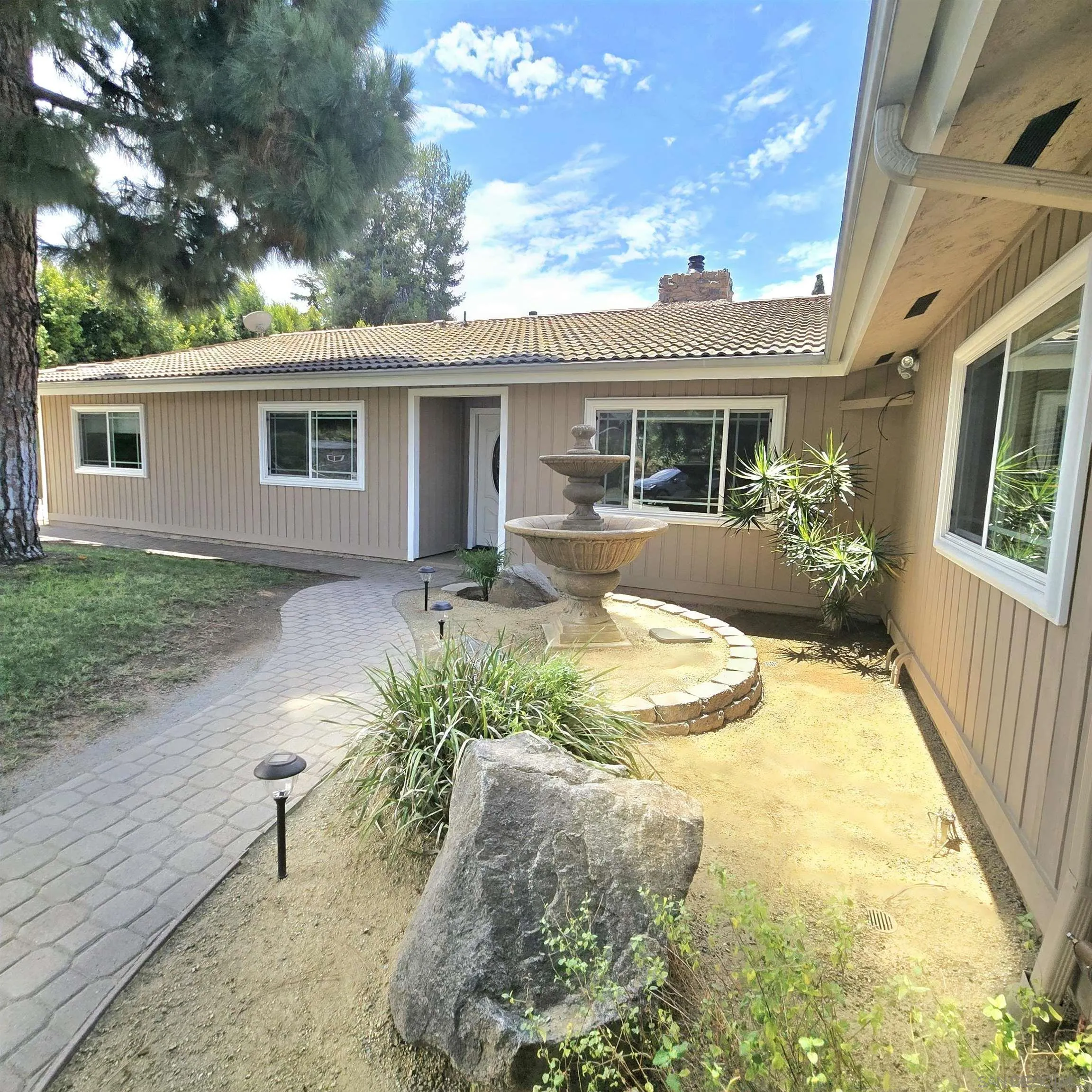 https://cdn.realtyfeed.com/cdn/127/260019058/f1e176f9e2ffa2251610a673b58b4a0f.webp