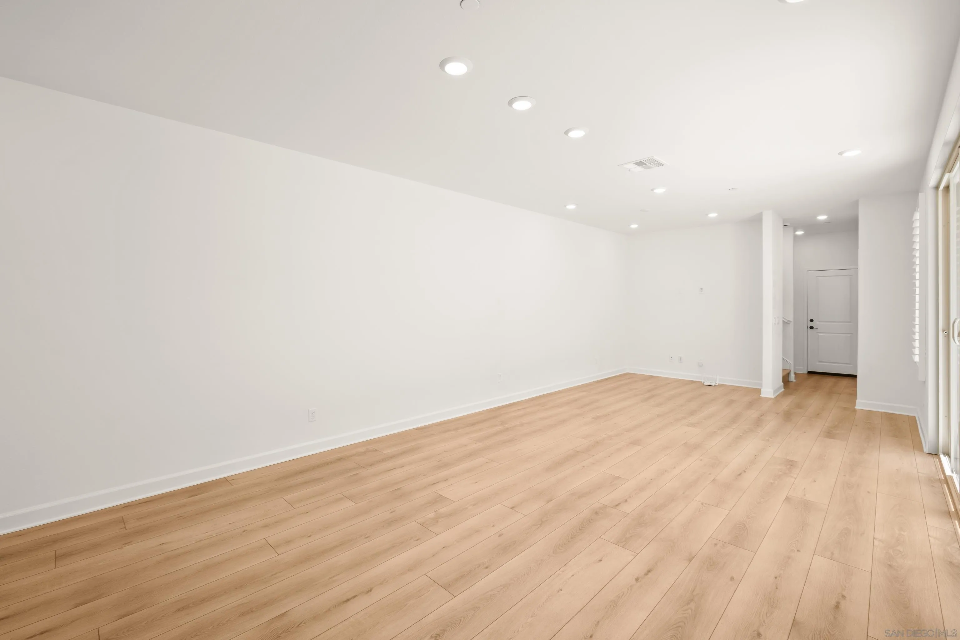 https://cdn.realtyfeed.com/cdn/127/260019065/0cd104d82c6bff7f596364eac0576cf7.webp
