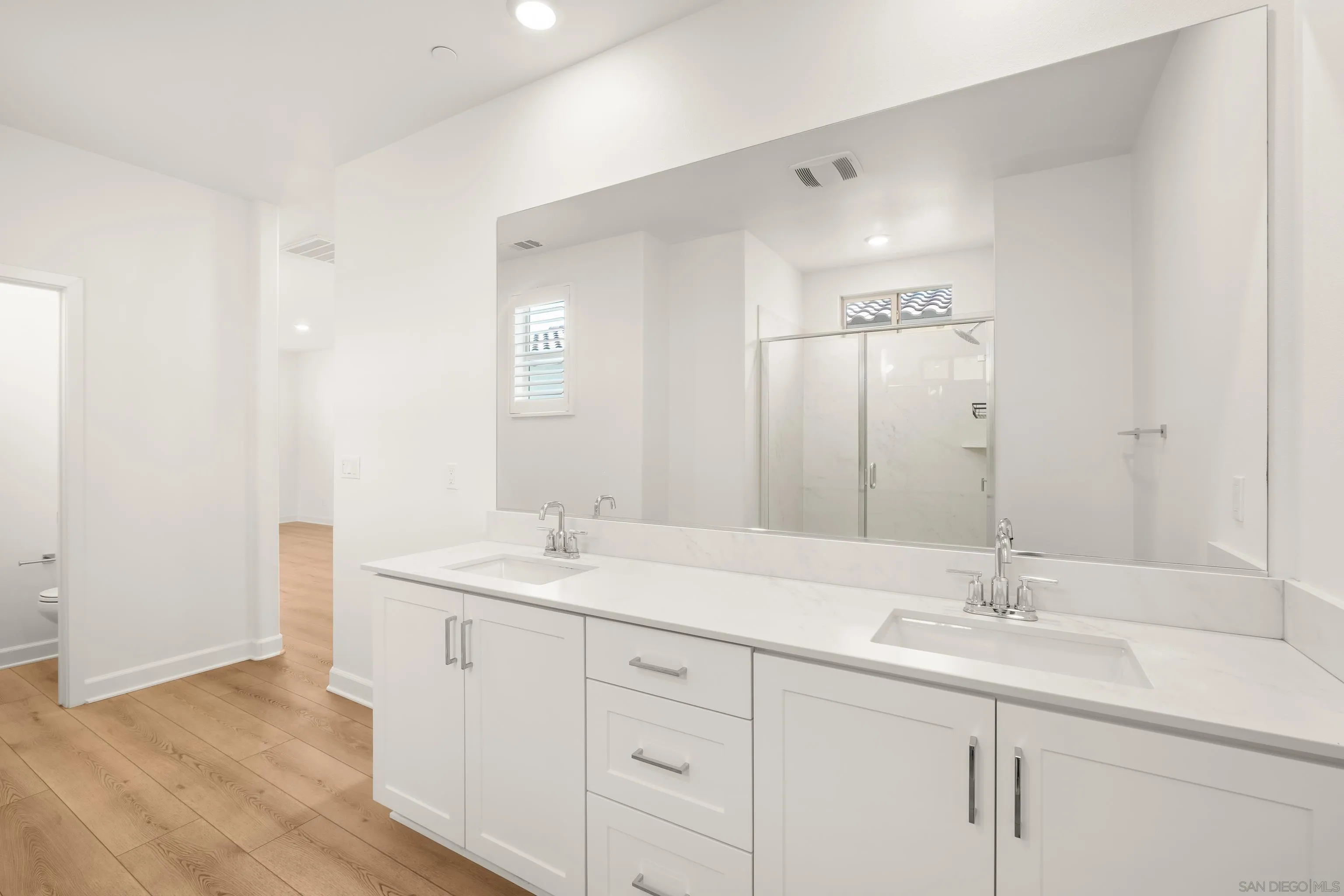 https://cdn.realtyfeed.com/cdn/127/260019065/149cae3af3365b9fdc4badf1806efe98.webp