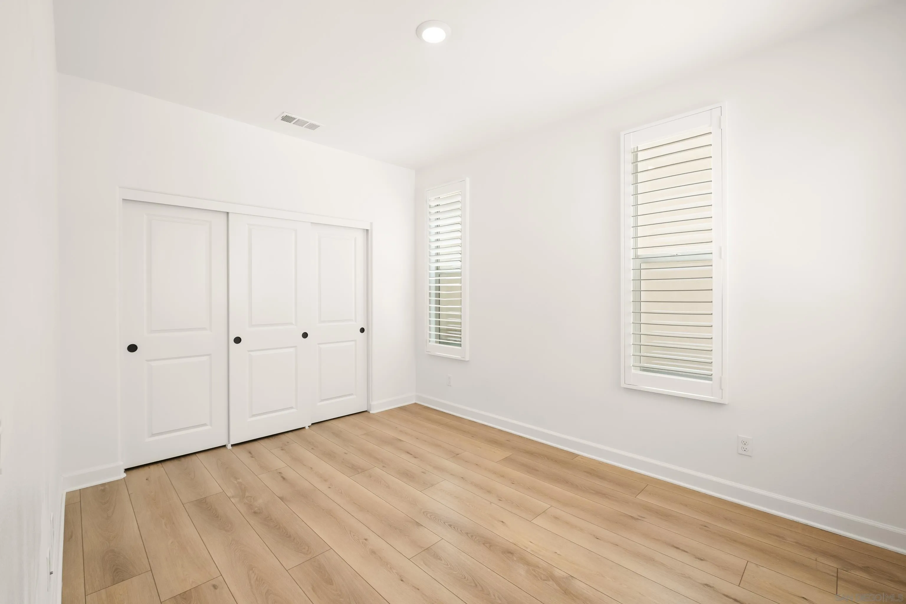 https://cdn.realtyfeed.com/cdn/127/260019065/6881b059e0b53361ba465ea8a9ca9edb.webp