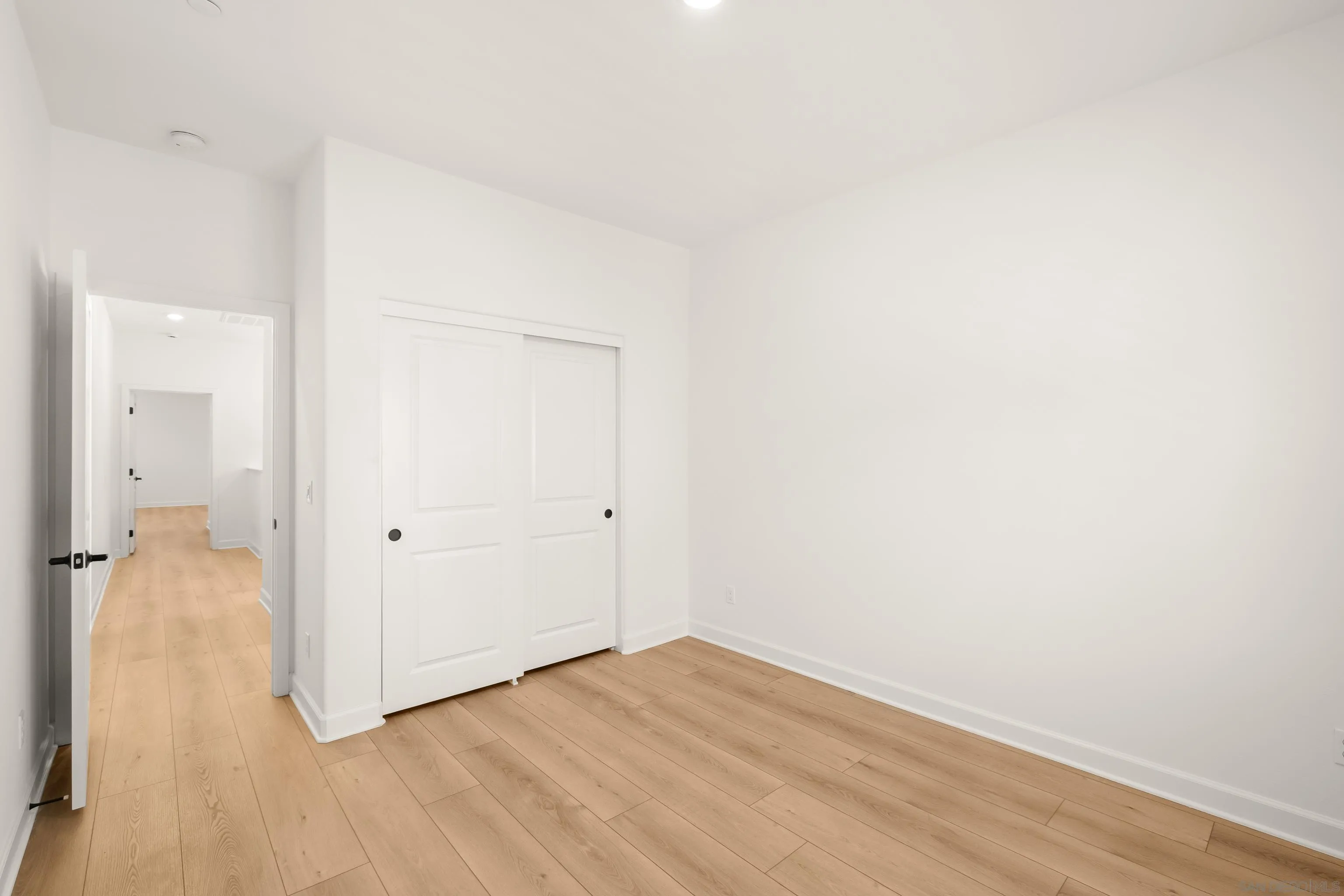 https://cdn.realtyfeed.com/cdn/127/260019065/6987574bfa774d04c4aec338089177a3.webp