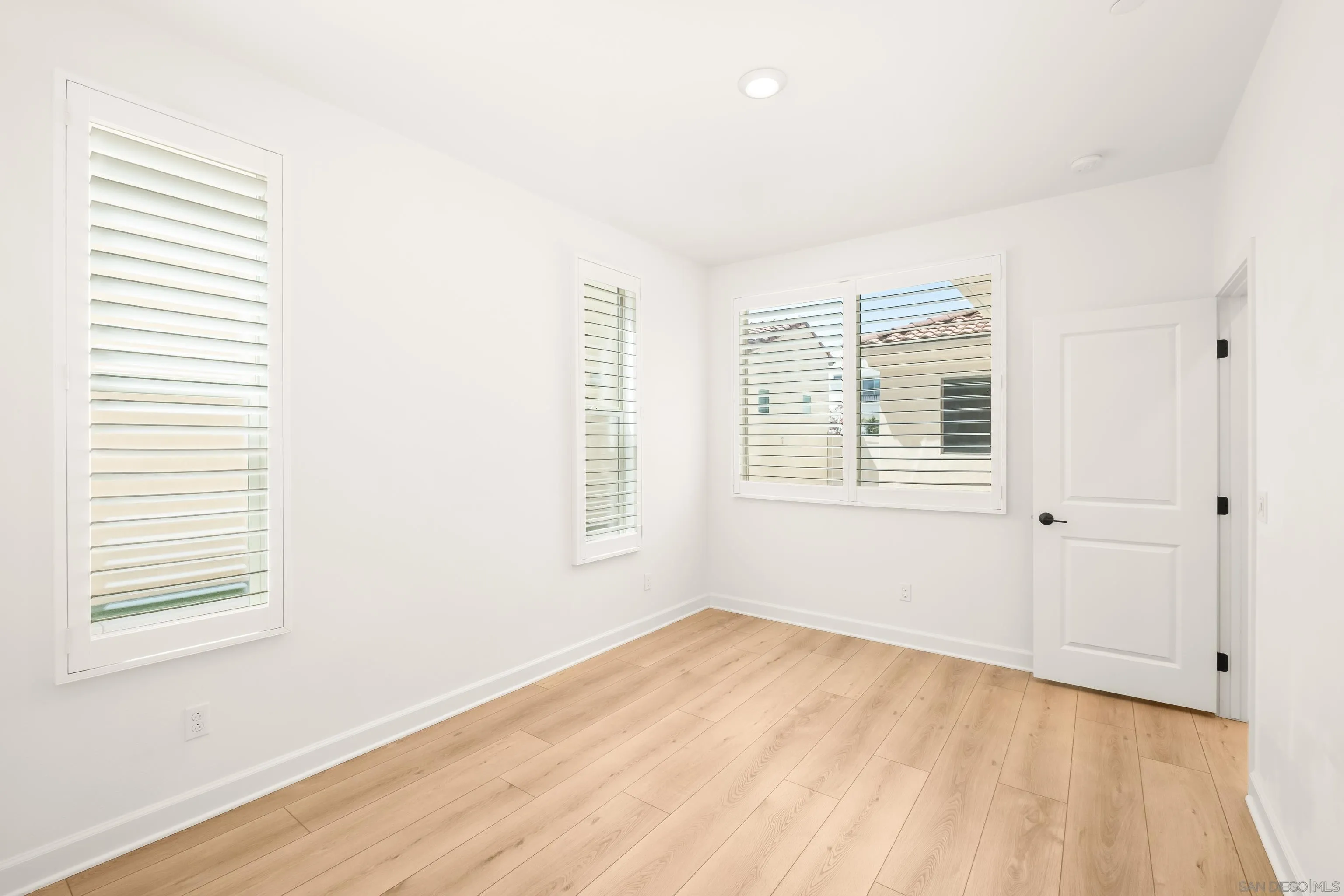 https://cdn.realtyfeed.com/cdn/127/260019065/6f7fd112d4439eb078367997eb879258.webp