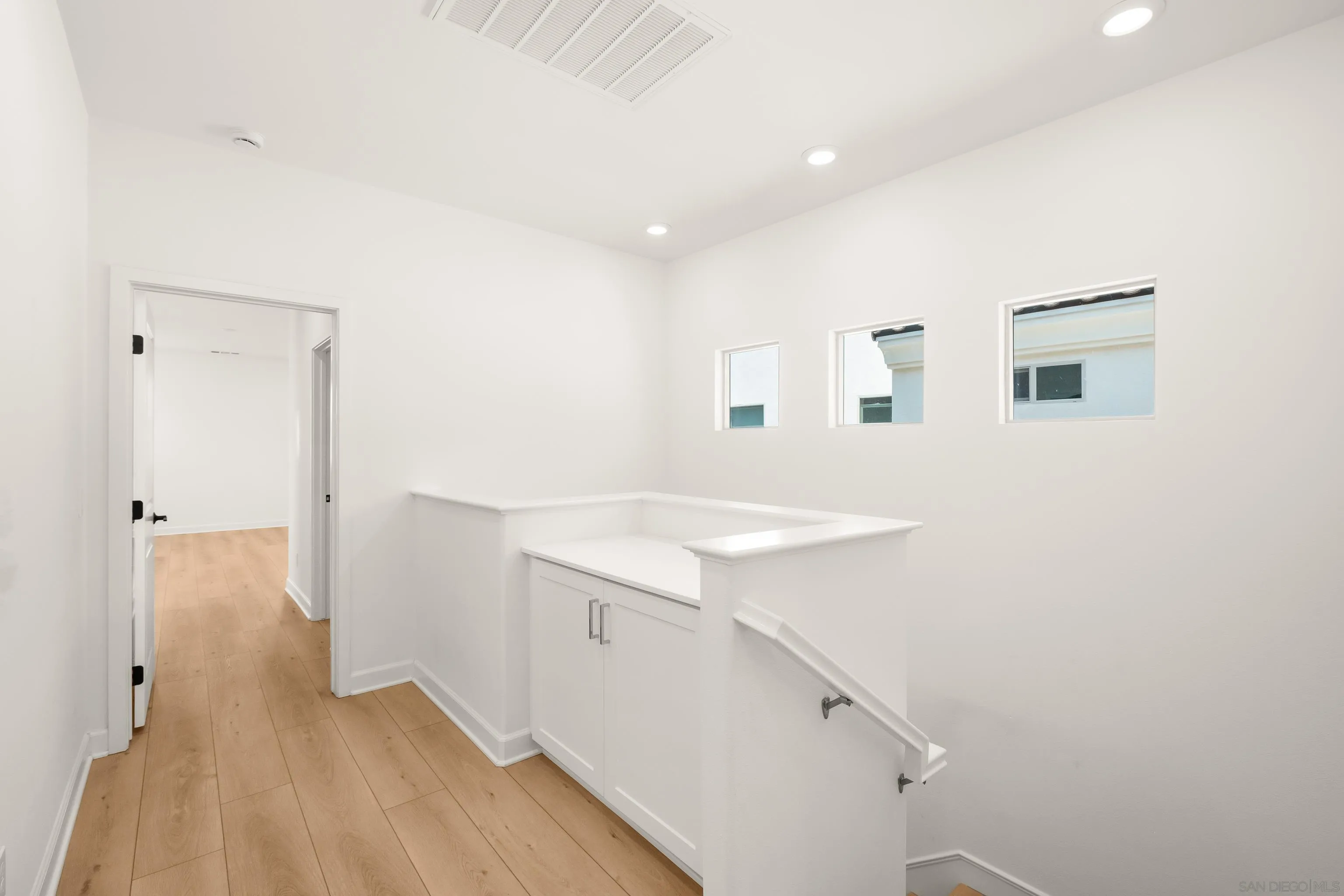 https://cdn.realtyfeed.com/cdn/127/260019065/726108928f9df7dbe951e9f059d5de7d.webp