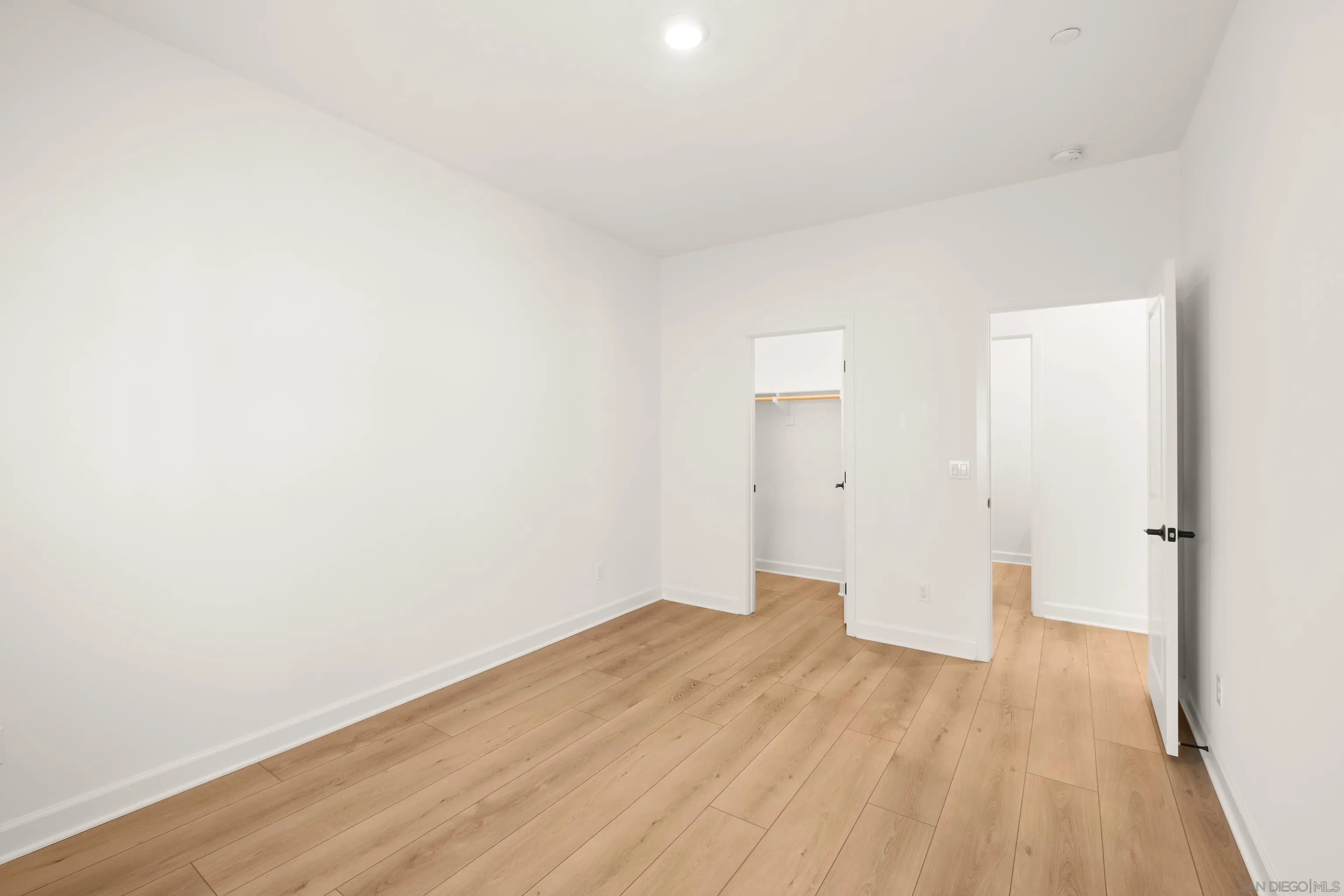 https://cdn.realtyfeed.com/cdn/127/260019065/7764ffbd15f10ab4611629df60c8abde.webp