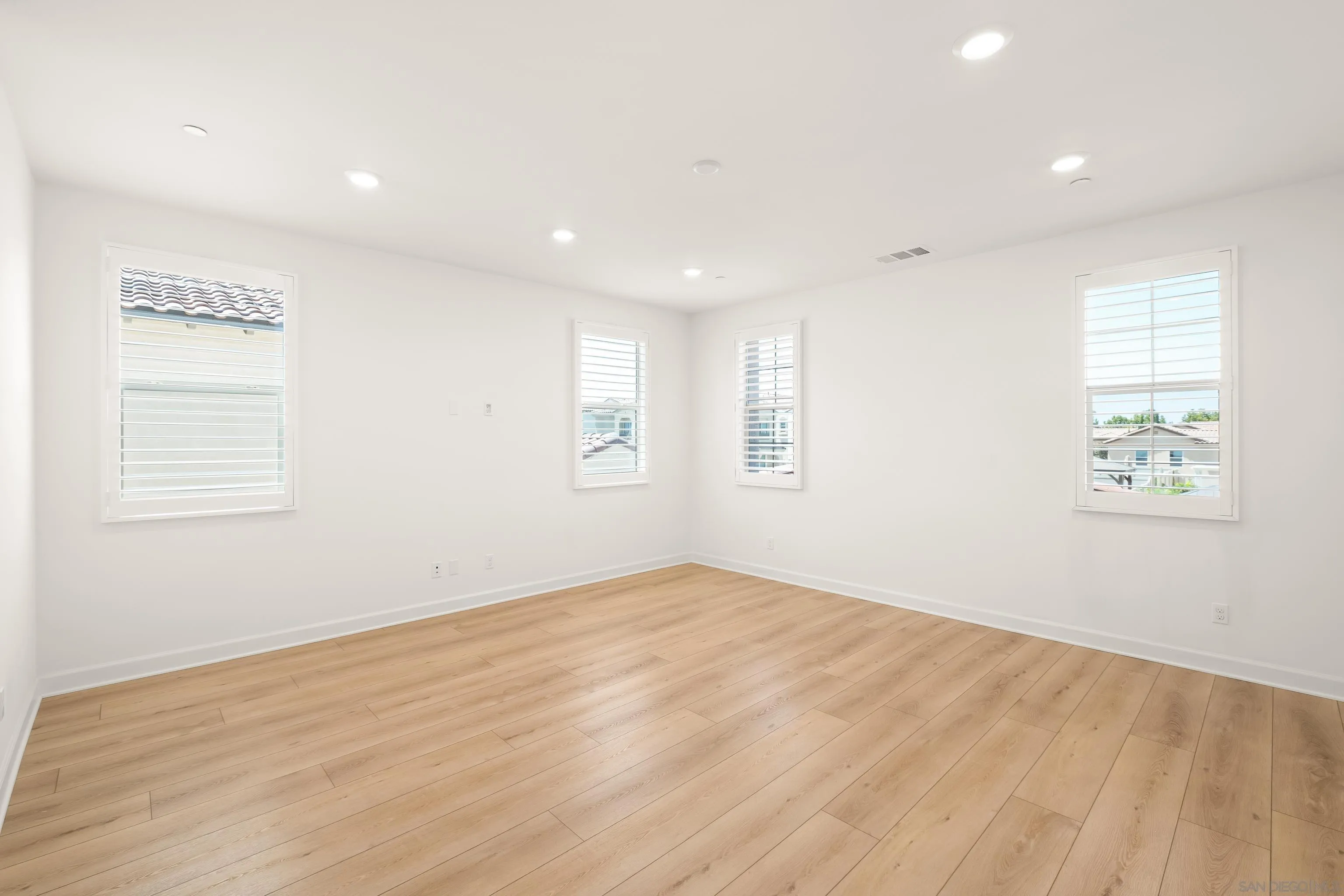 https://cdn.realtyfeed.com/cdn/127/260019065/8a5836e67c6c006aa7e695fceb053a52.webp