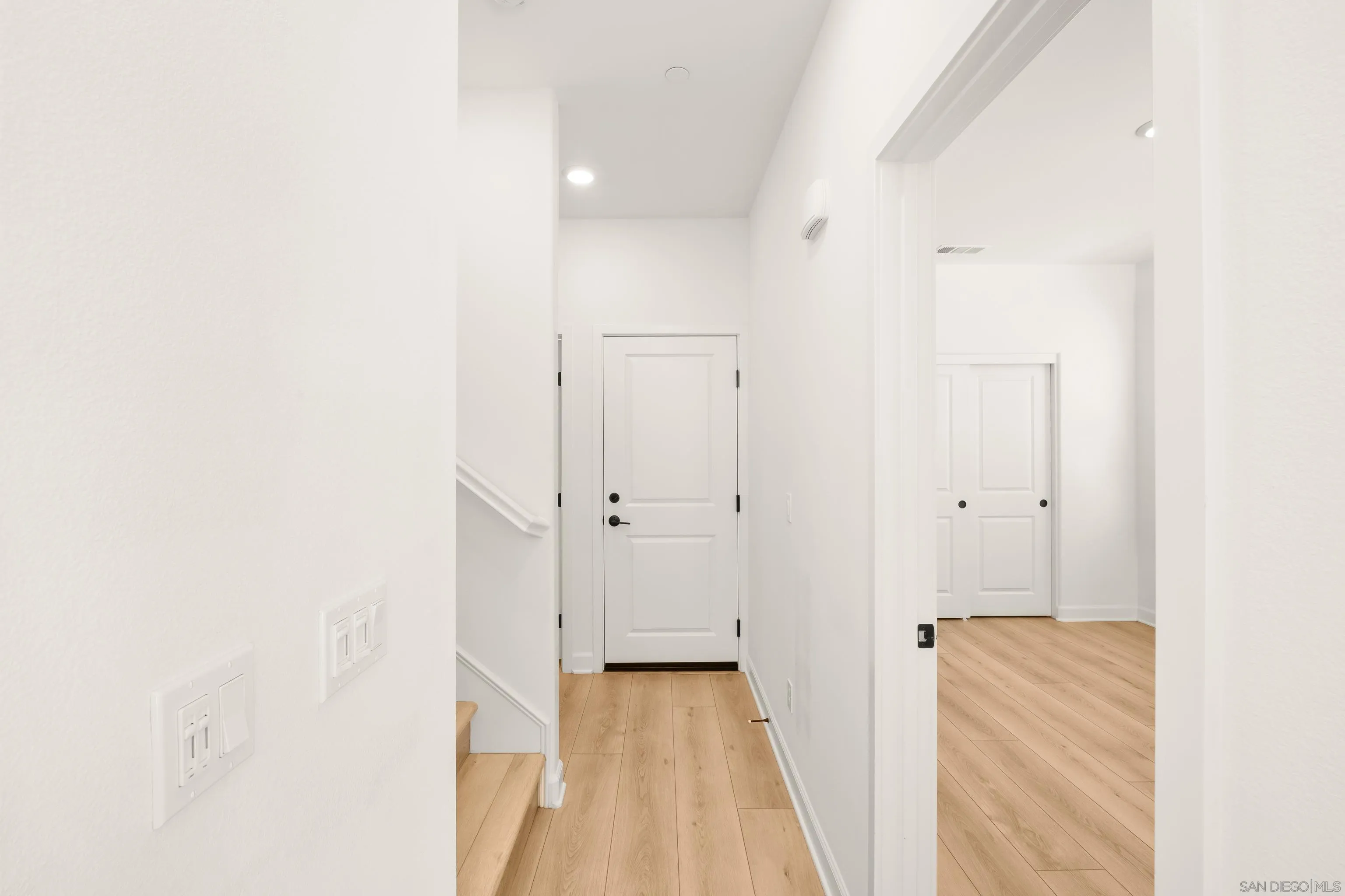 https://cdn.realtyfeed.com/cdn/127/260019065/8db23c9f1b78b731c673398bd3b84098.webp