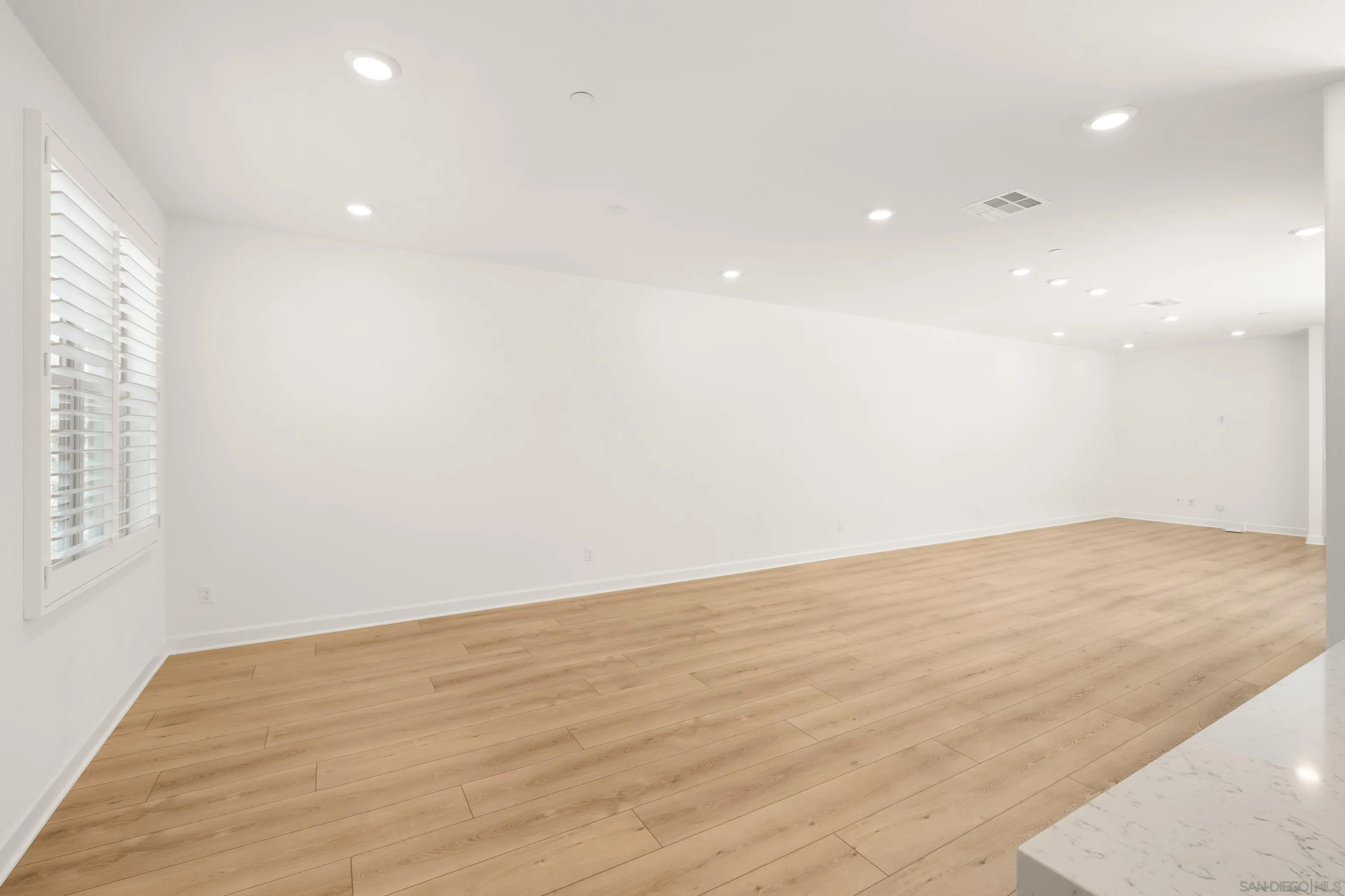 https://cdn.realtyfeed.com/cdn/127/260019065/b3db05a7976110a808249302f114494d.webp