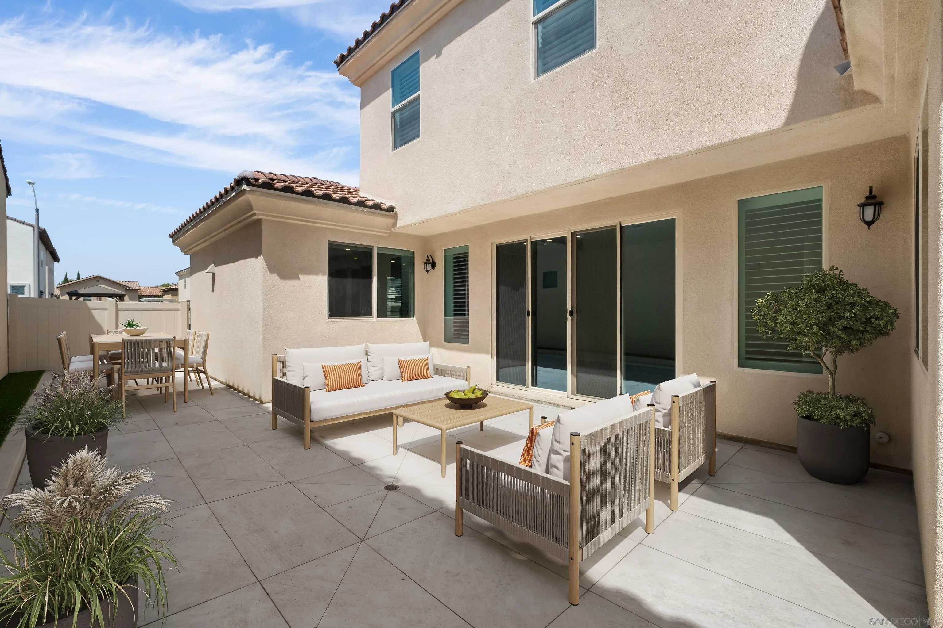 https://cdn.realtyfeed.com/cdn/127/260019065/b472a80ecfc2bcce889926470dc4a384.webp