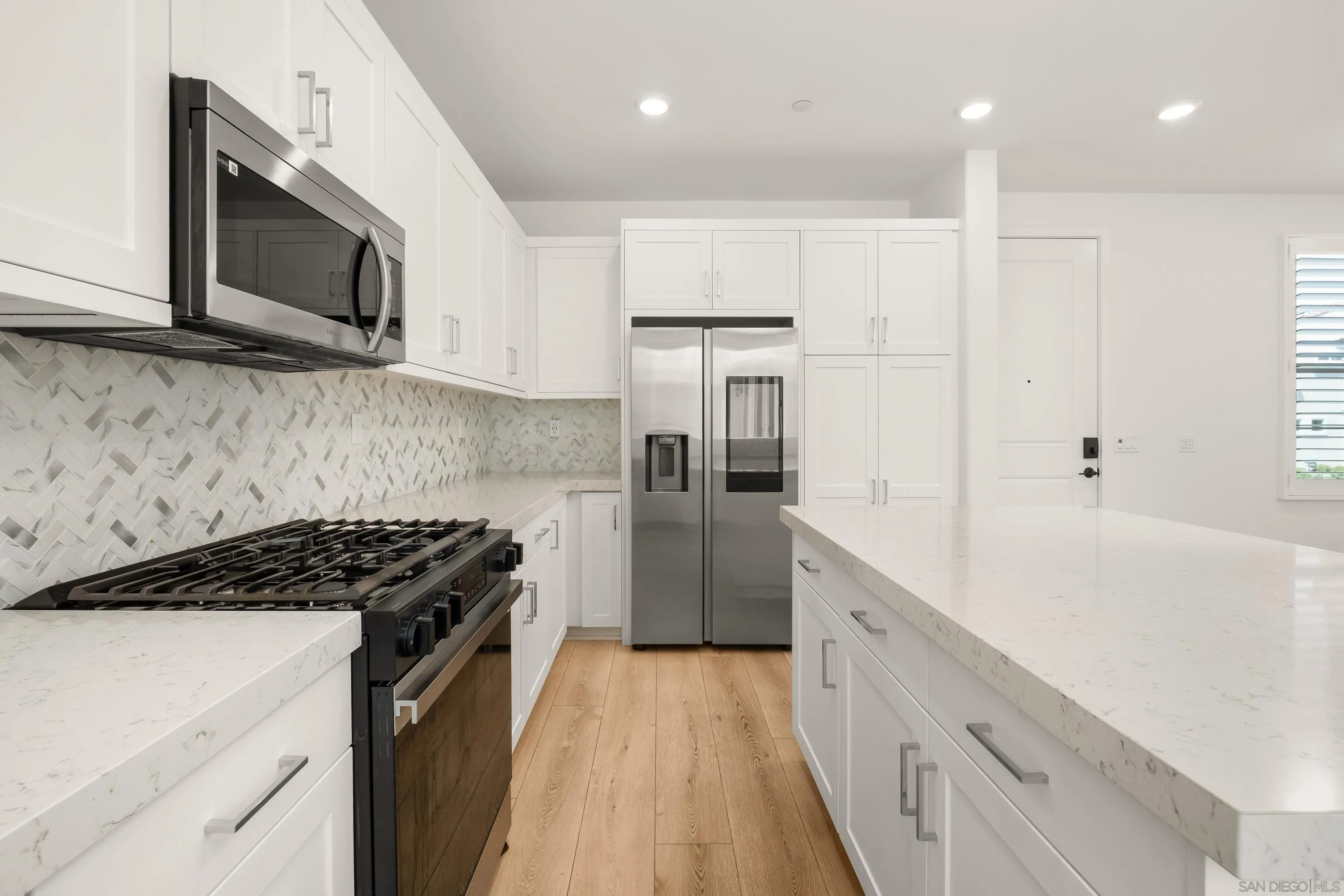 https://cdn.realtyfeed.com/cdn/127/260019065/efa2d85f49319fe4c2677ef48f72ce07.webp