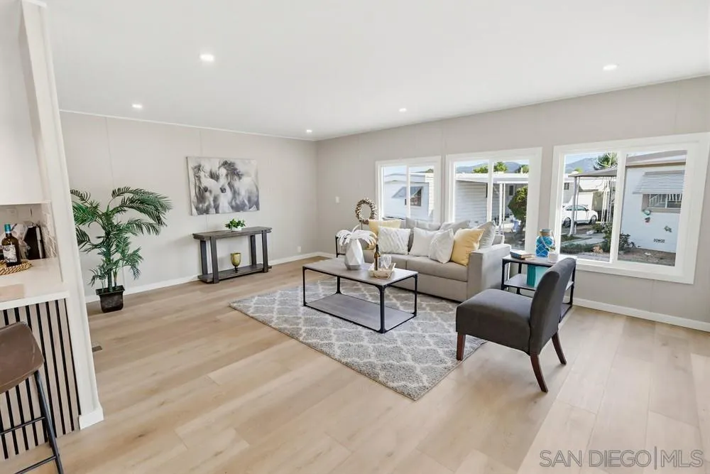 https://cdn.realtyfeed.com/cdn/127/260019070/7f342cf2f015b53f009ad3393eeef27b.webp