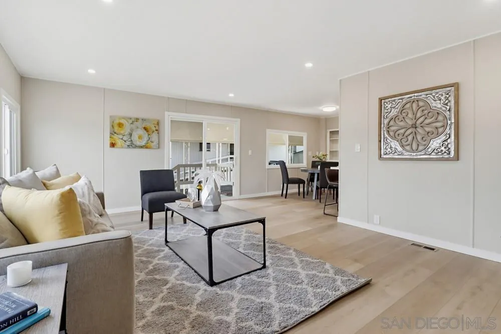 https://cdn.realtyfeed.com/cdn/127/260019070/e53d08e2b31ed11129ccc54303fe465e.webp