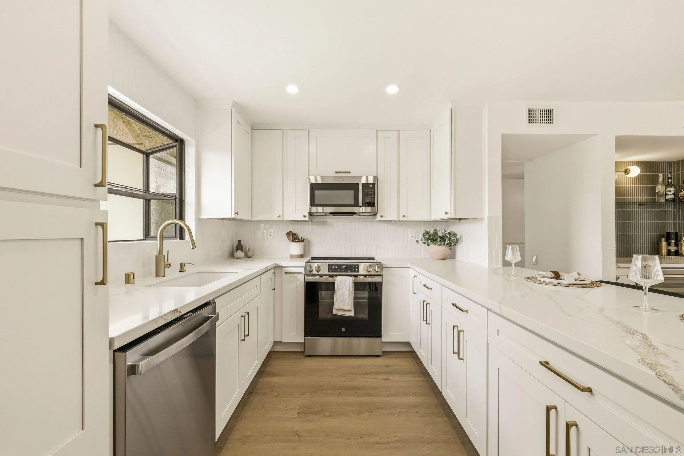 Photo #7: 260019075 Listing: Photo #7