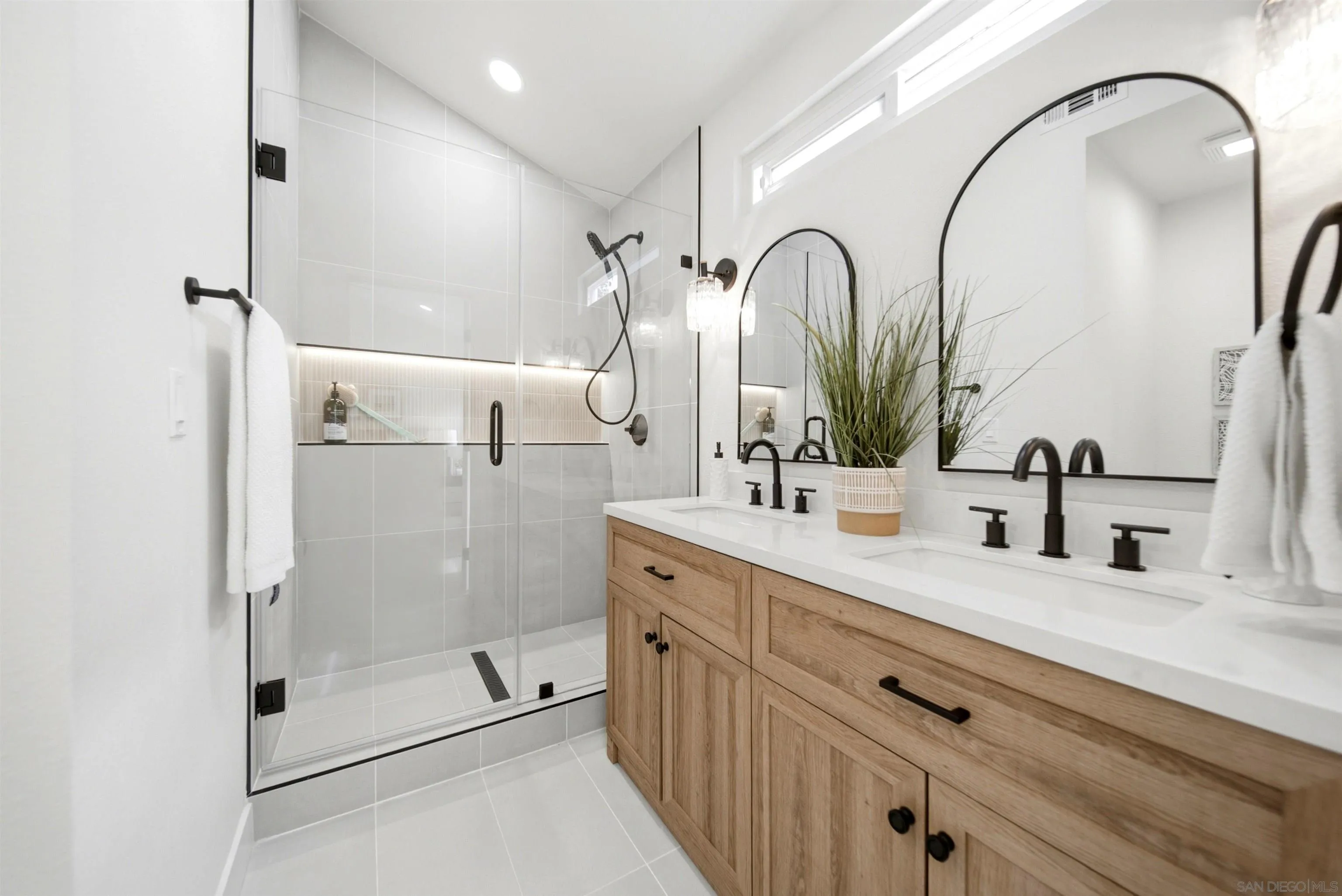 https://cdn.realtyfeed.com/cdn/127/260019076/d17e720cd940e78745c22b218c048589.webp