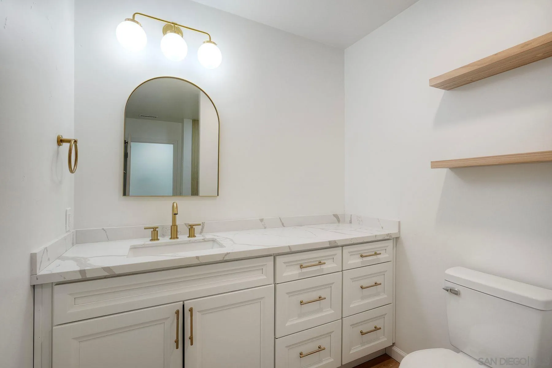 https://cdn.realtyfeed.com/cdn/127/260019079/5c892df5e70d4ad1d5ff020a3fbf1c39.webp