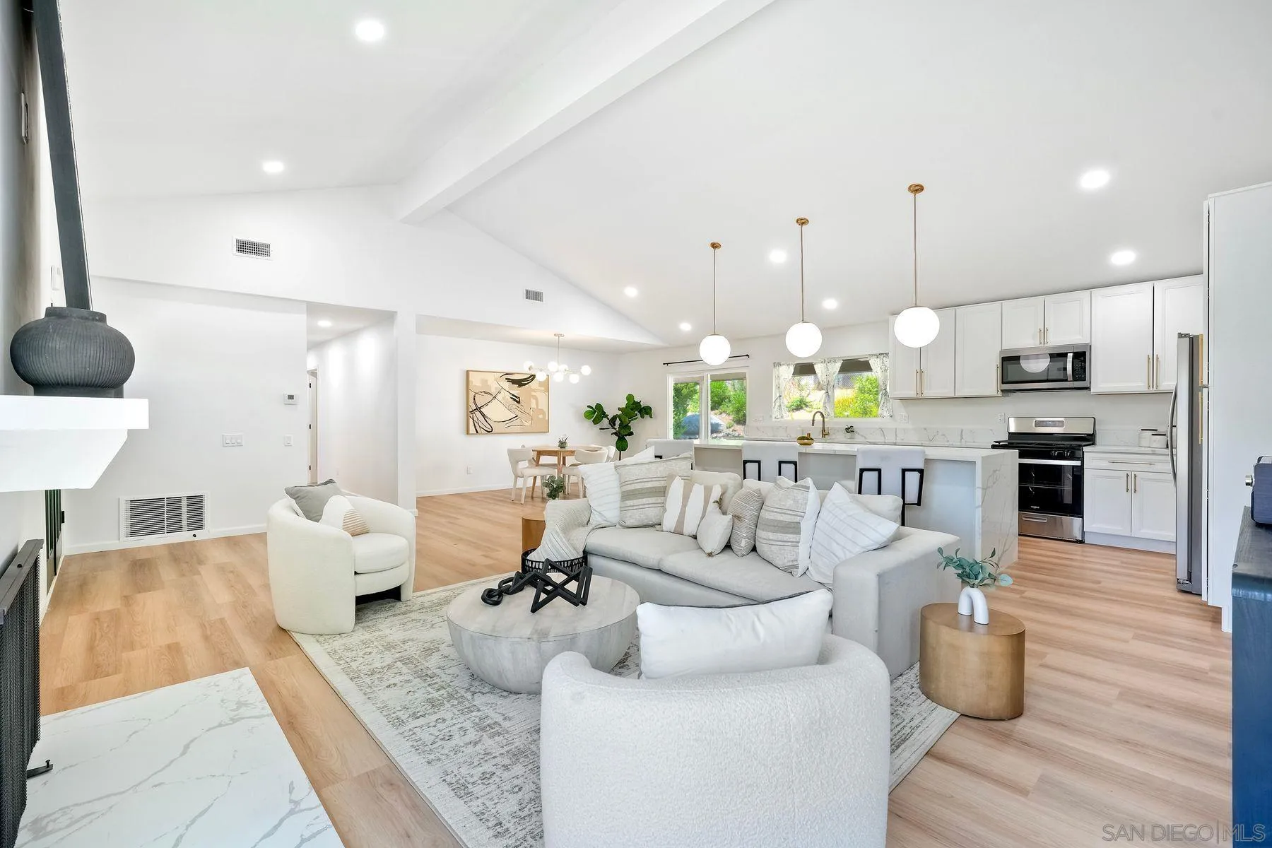 https://cdn.realtyfeed.com/cdn/127/260019079/75f7e6f242e2c7fa5580129a2ff40b86.webp