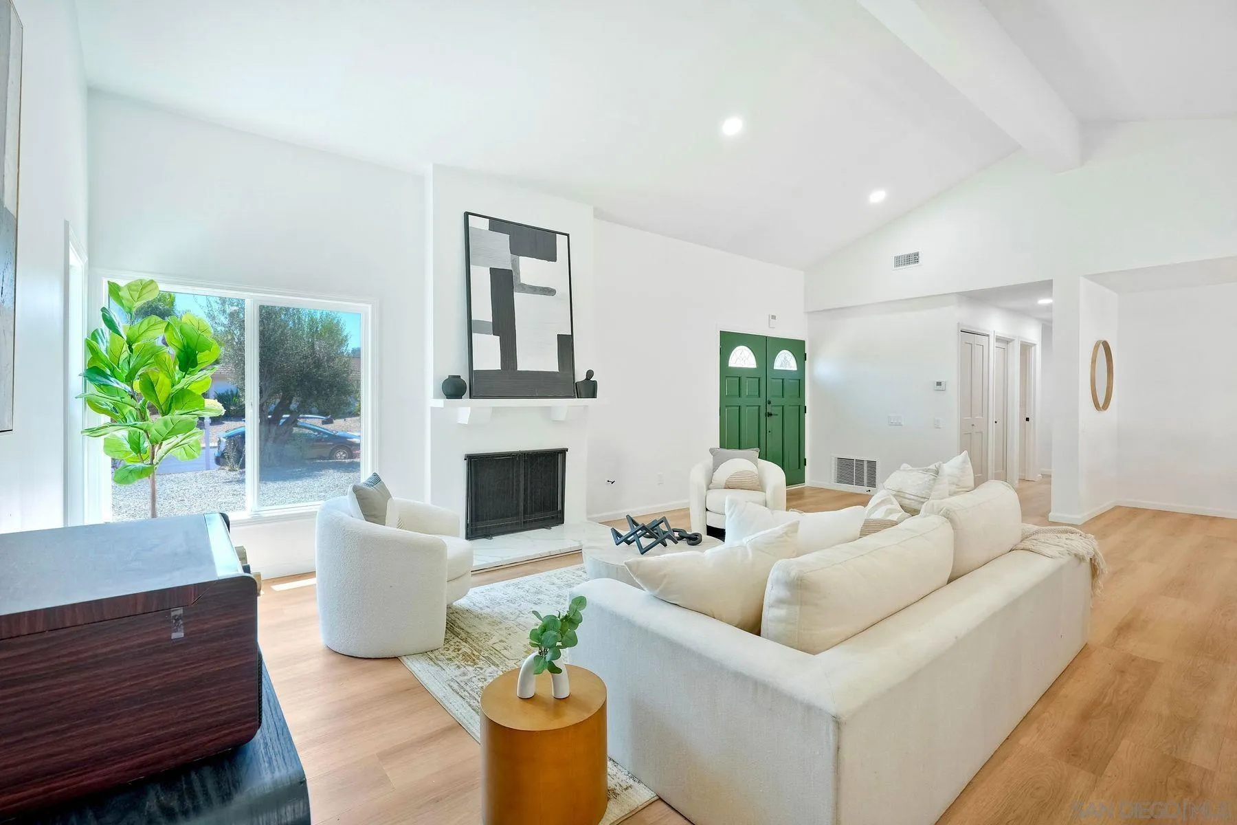 https://cdn.realtyfeed.com/cdn/127/260019079/98a4720b94de15bbaa56bbf8ef246eaf.webp