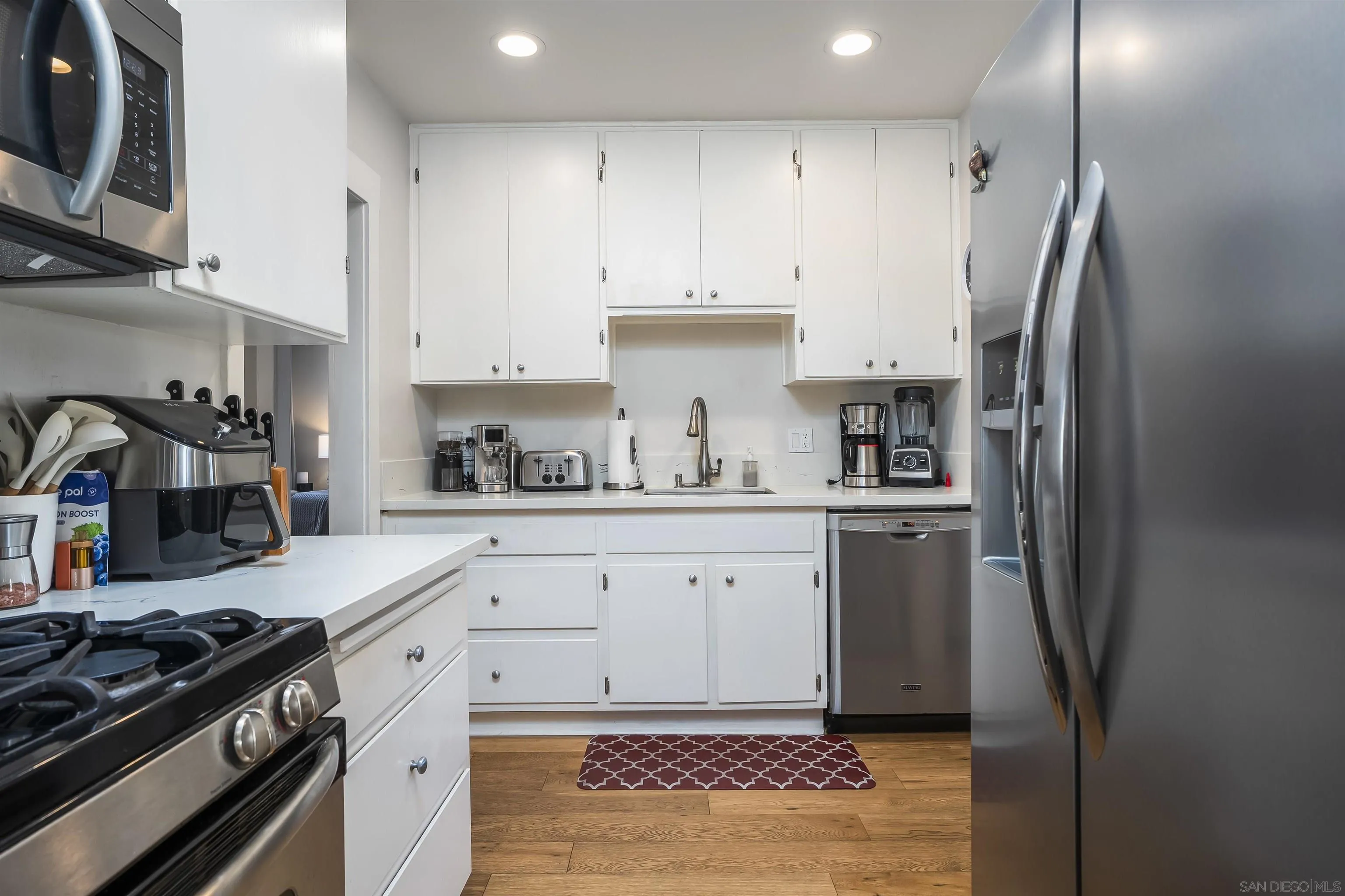 https://cdn.realtyfeed.com/cdn/127/260019081/1f93e5db02dd98166be0216878d37f99.webp